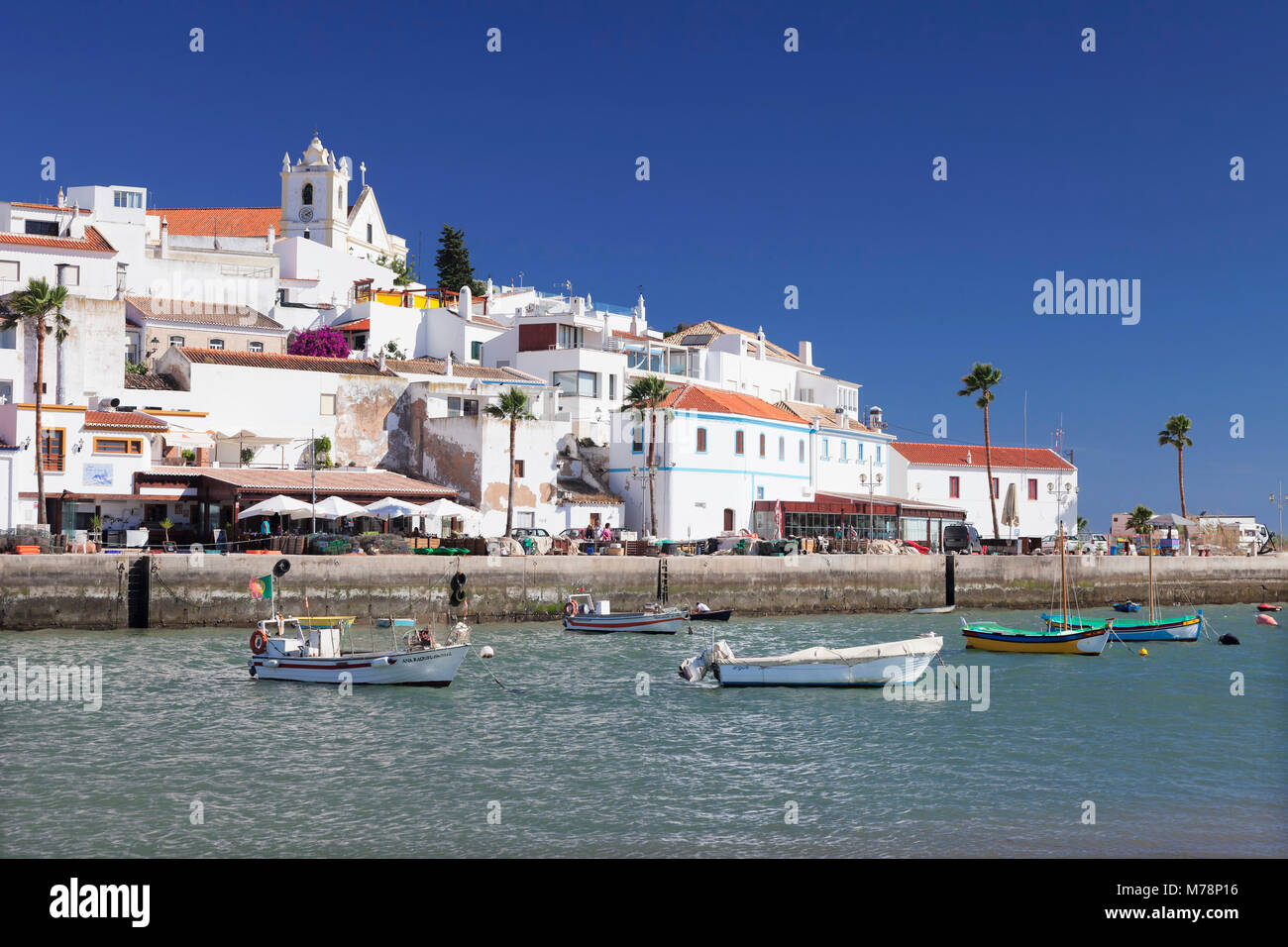 Ferragudo Fischerdorf, in der Nähe von Portimao, Algarve, Portugal, Europa Stockfoto