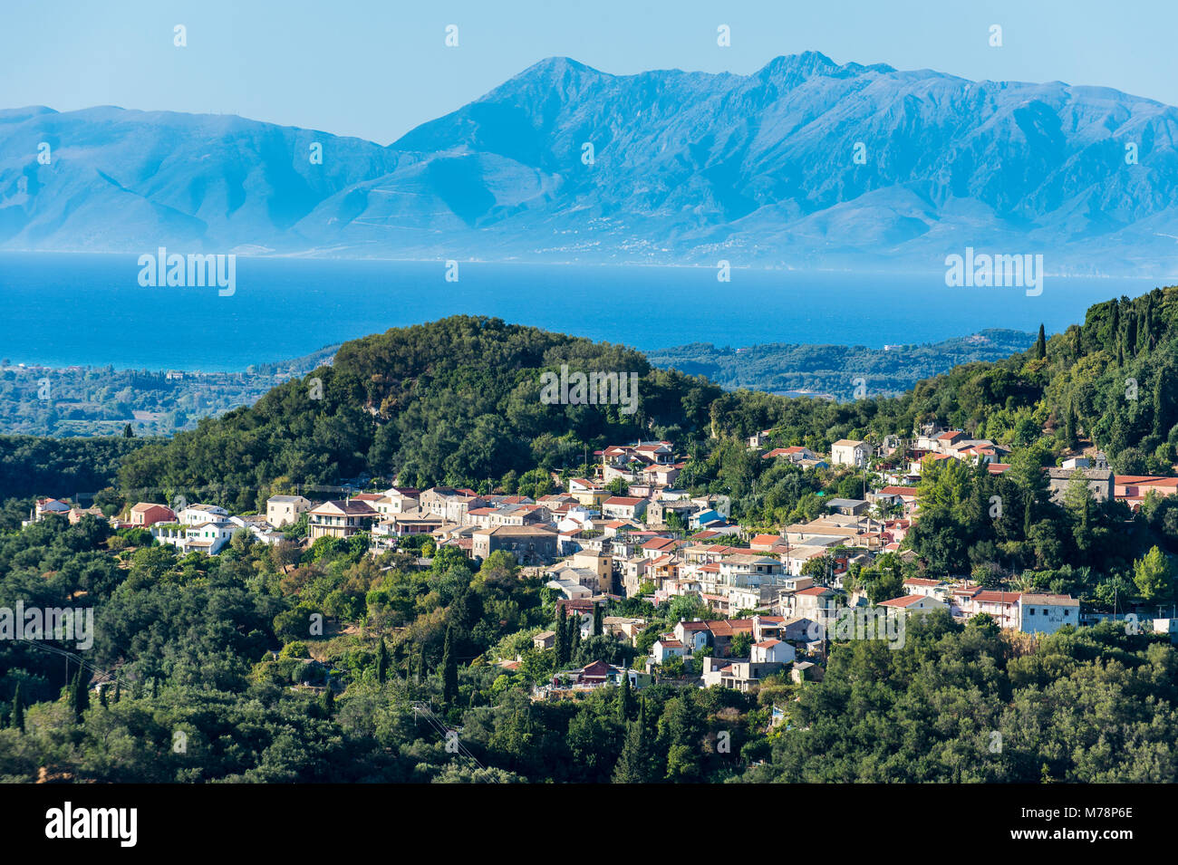 Kleines Bergdorf im Innenraum, Korfu, Ionische Inseln, Griechische Inseln, Griechenland, Europa Stockfoto