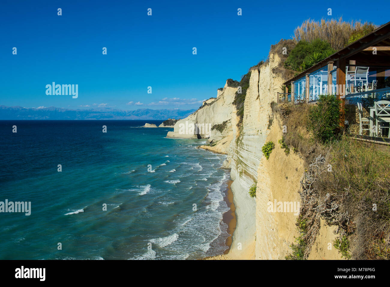 Cliff loggas Strand, Korfu, Ionische Inseln, Griechische Inseln, Griechenland, Europa Stockfoto