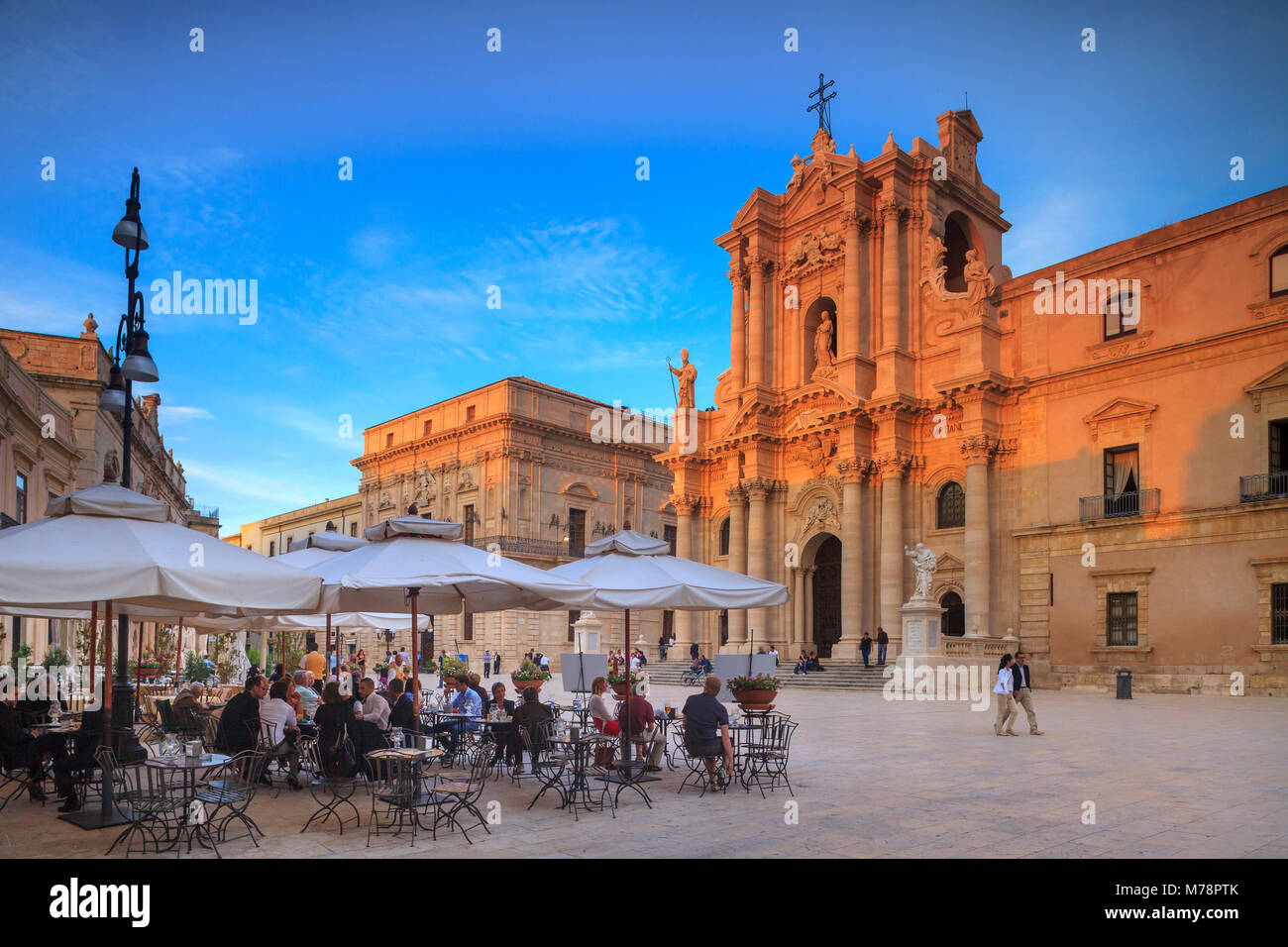 Piazza Duomo, Ortigia, Siracusa, UNESCO-Weltkulturerbe, Sizilien, Italien, Europa Stockfoto