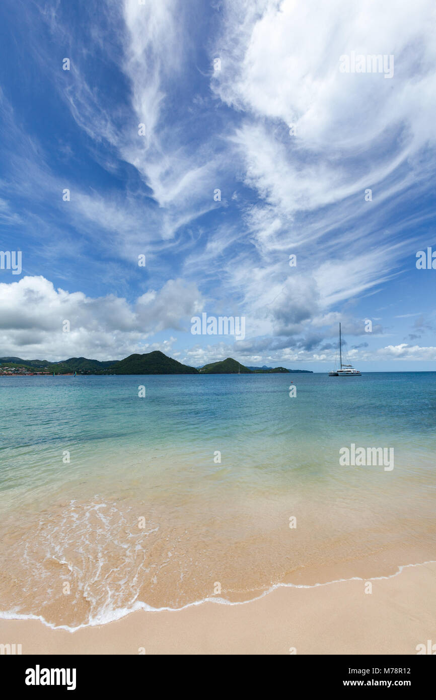 Die schöne, klare Wasser bei Rodney Bay, St. Lucia, Windward Islands, West Indies Karibik, Mittelamerika Stockfoto