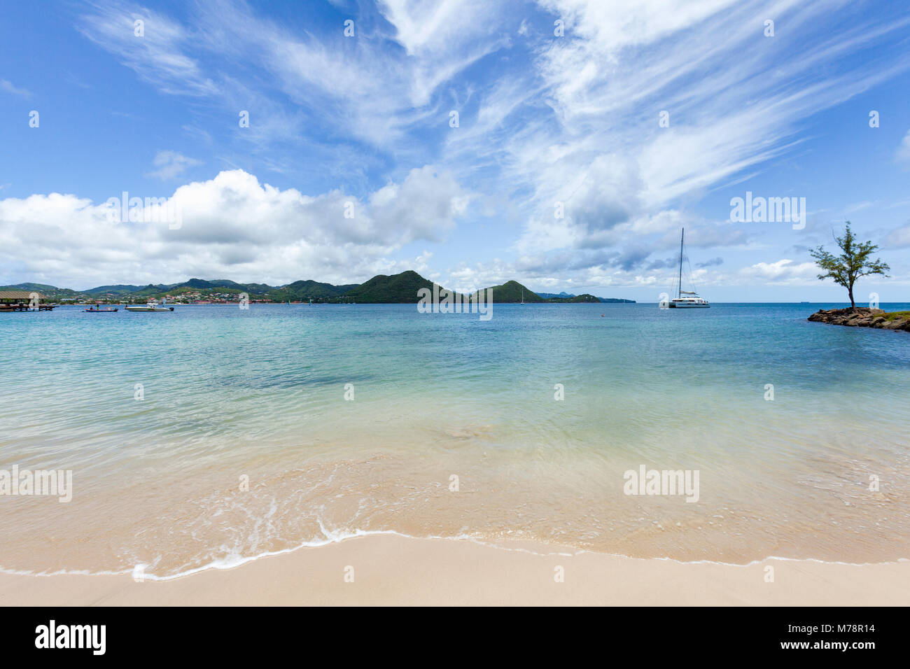 Die schöne, klare Wasser bei Rodney Bay, St. Lucia, Windward Islands, West Indies Karibik, Mittelamerika Stockfoto