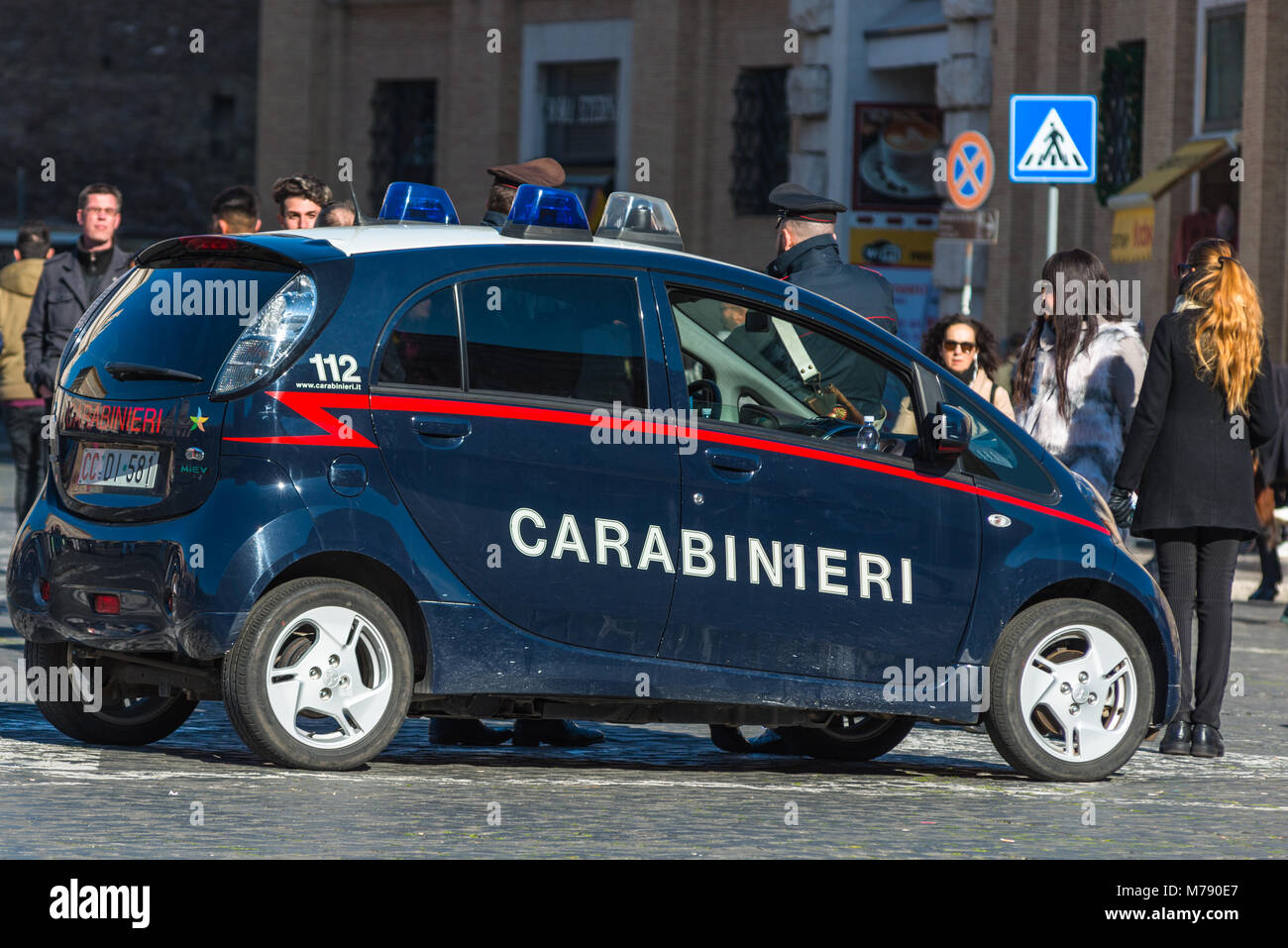 Carabinieri Polizeiauto auf dem Petersplatz Vatikan, Rom, Italien. Stockfoto