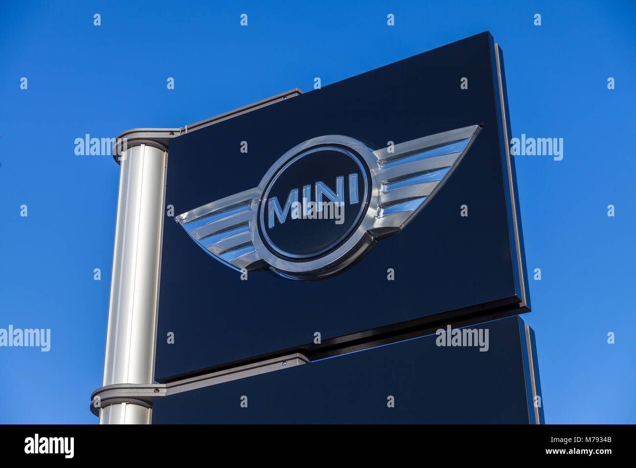 Nürnberg/Deutschland - März 4, 2018: Mini Logo Schild in der Nähe ein Auto Händler in Deutschland. Stockfoto