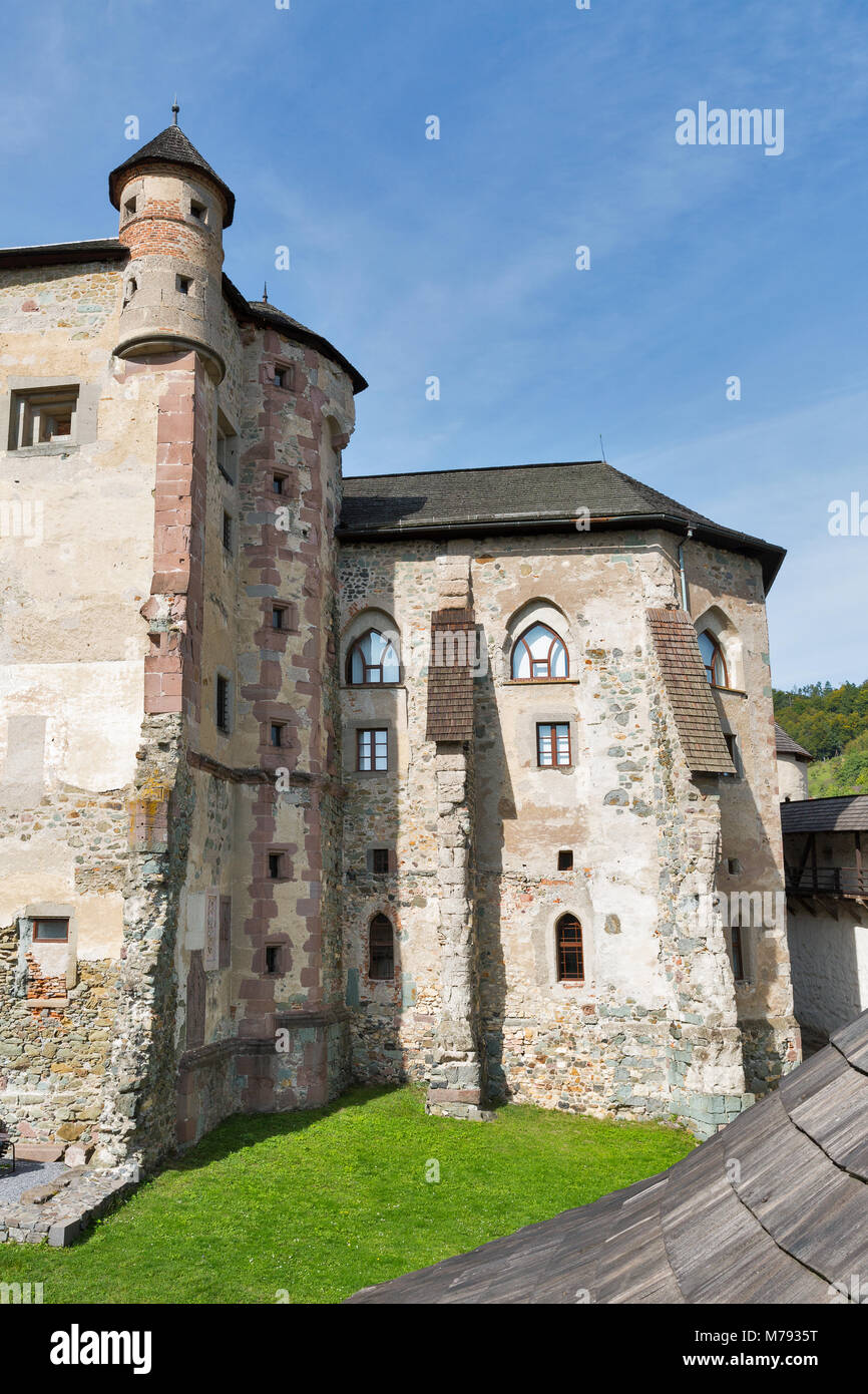 Alte mittelalterliche Schloss Hof in Banska Stiavnica, Slowakei. UNESCO-Weltkulturerbe. Stockfoto