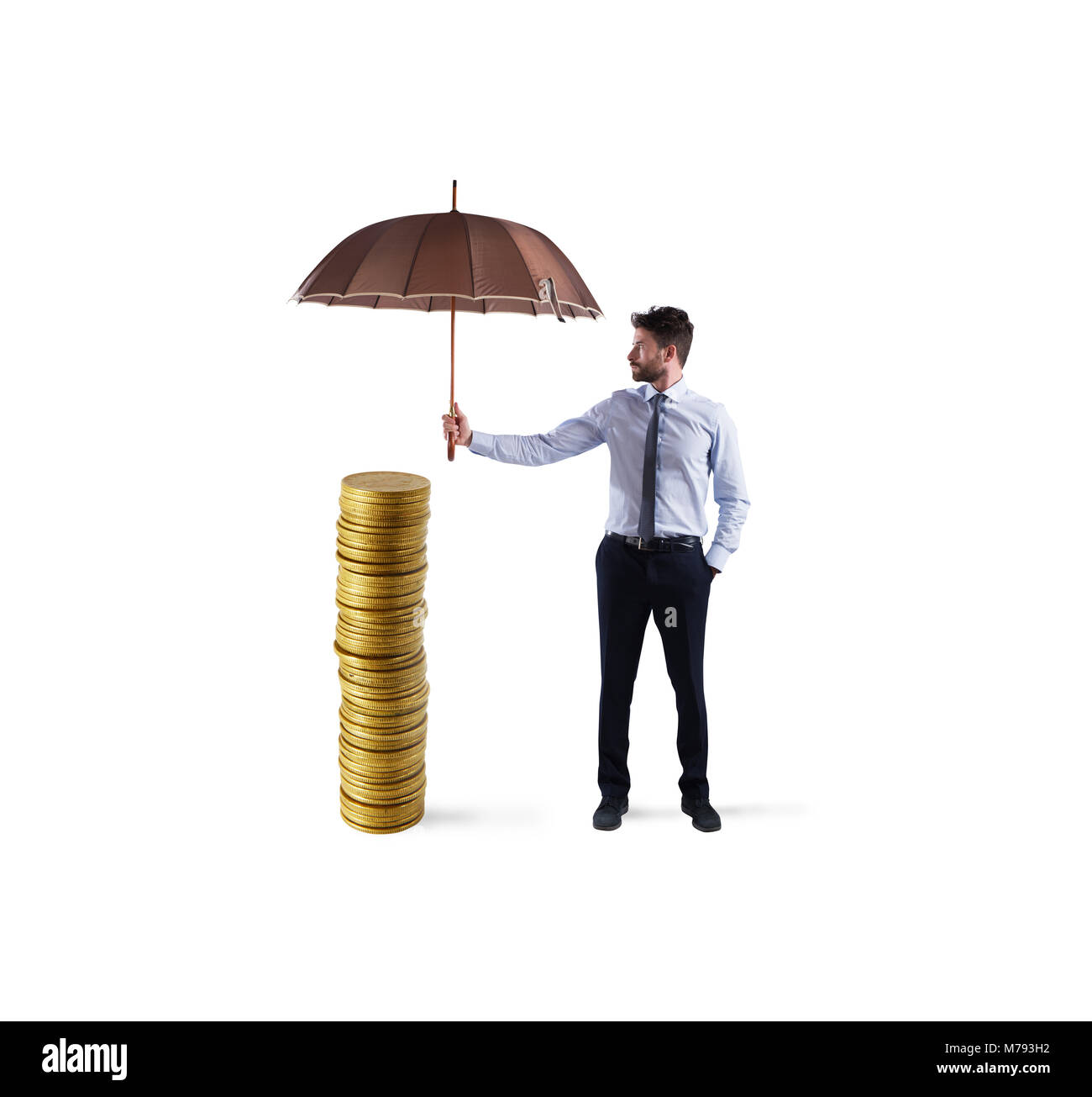 Unternehmer schützt sein Geld sparen mit Regenschirm. Konzept der Versicherung und Geld Schutz Stockfoto