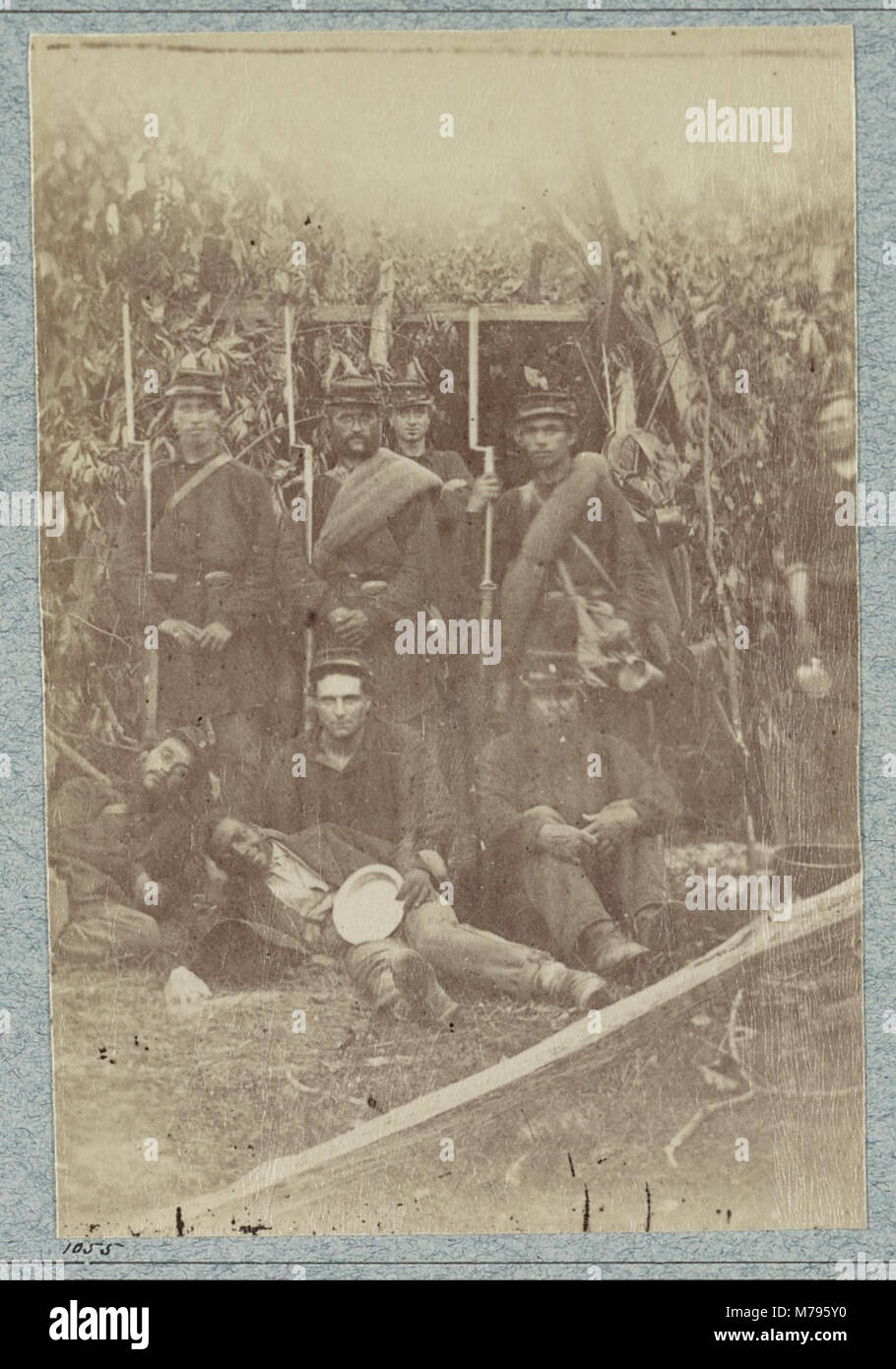 Die 2. Rhode Island Infanterie war ein Regiment im Amerikanischen Bürgerkrieg. Sie diente unter der Unionsarmee und nahm an Schlüsselschlachten Teil, einschließlich der Schlacht von Antietam. Das Regiment war bekannt für seine Tapferkeit und seinen bedeutenden Beitrag während des Krieges. Stockfoto