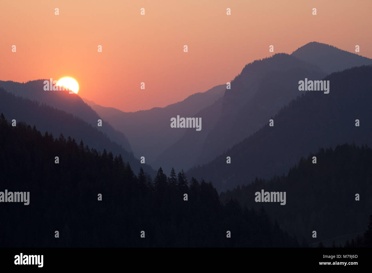 Morgenstimmung über dem Tal Steinberger Ache, Rofangebirge, Tirol, Österreich, Stockfoto