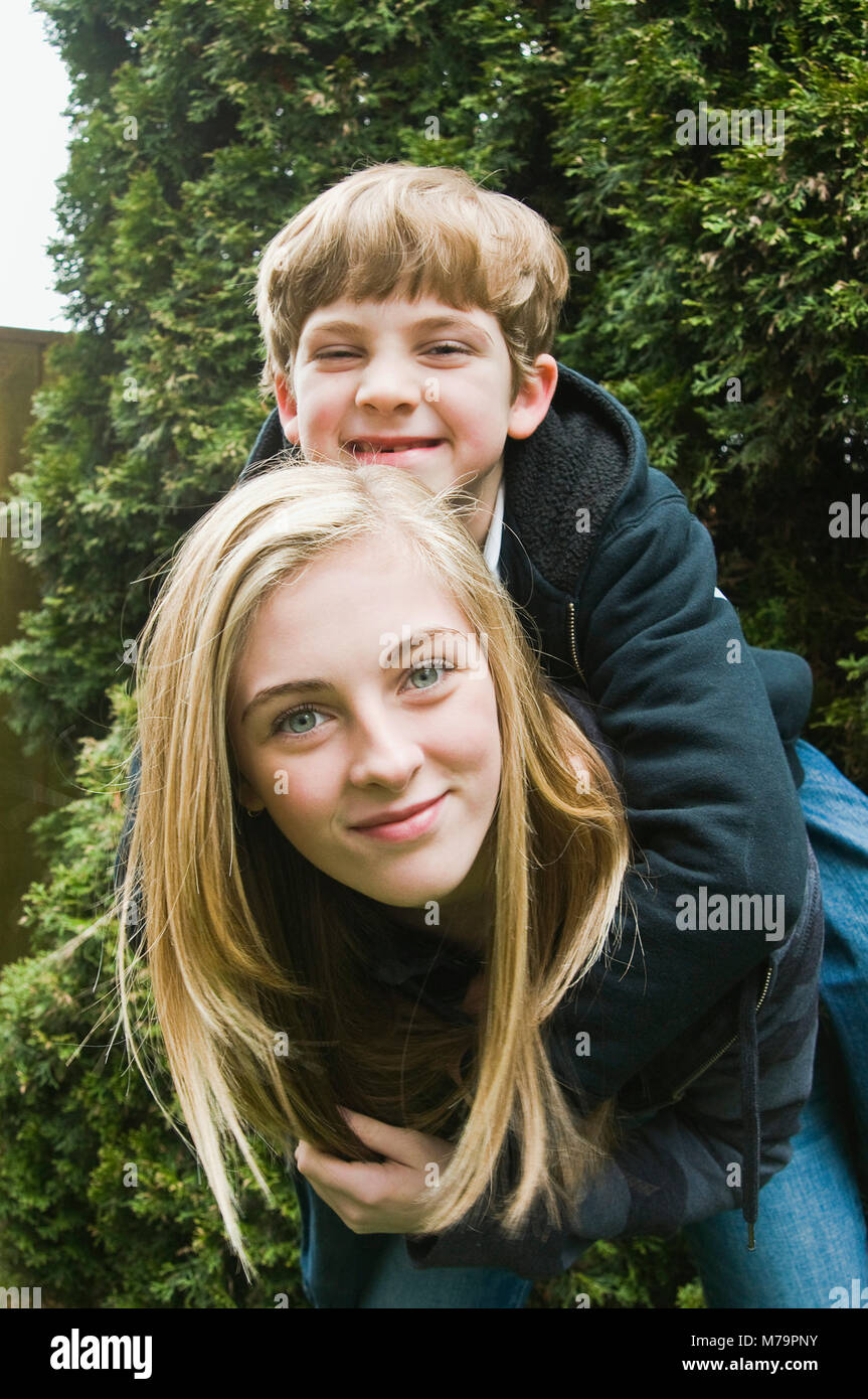 Felix Ist 10 Jahre Seine Schwester Halb So Alt Lösung