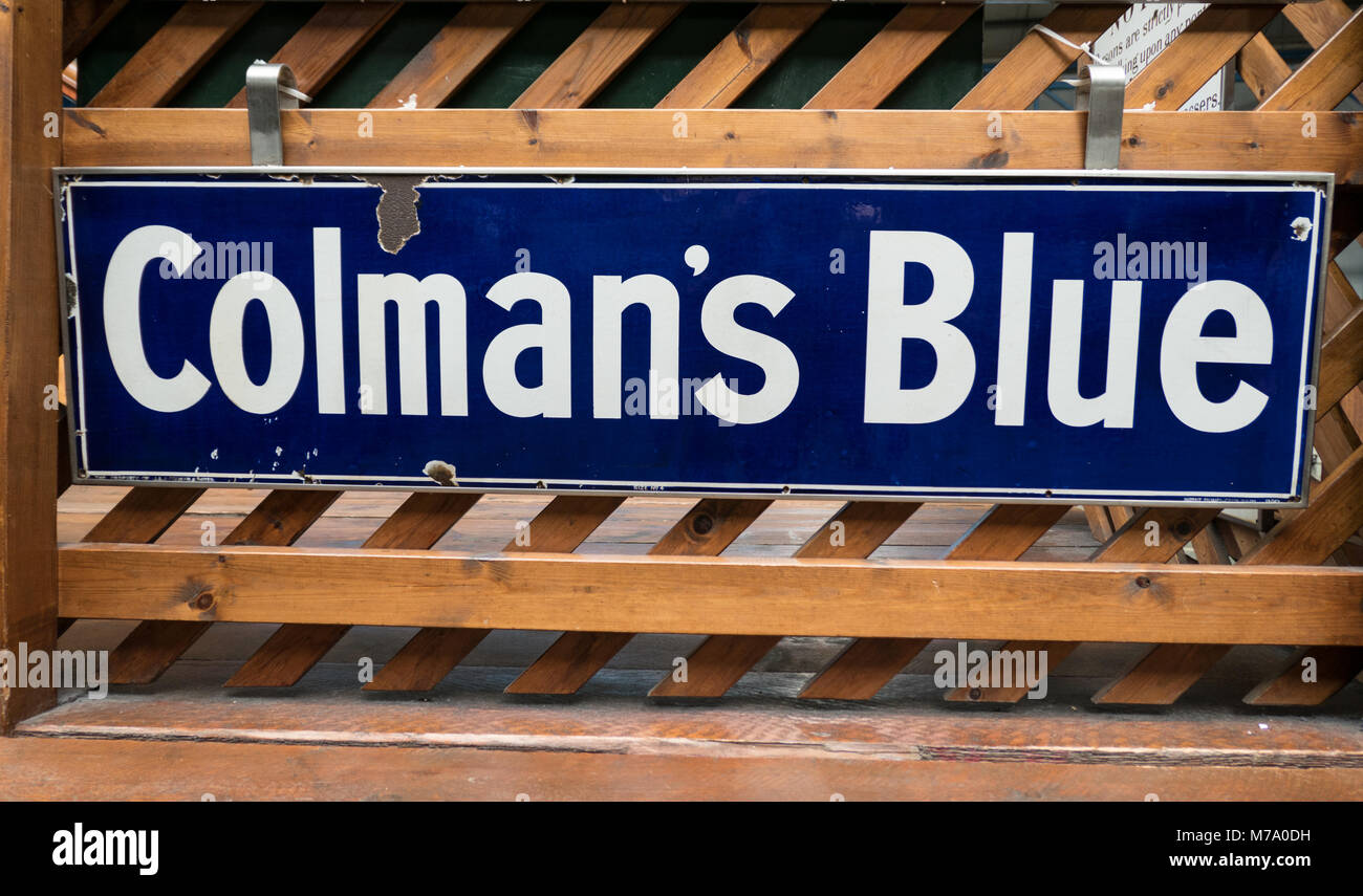 Vintage Colman's Blau emailliert Werbung board. Stockfoto