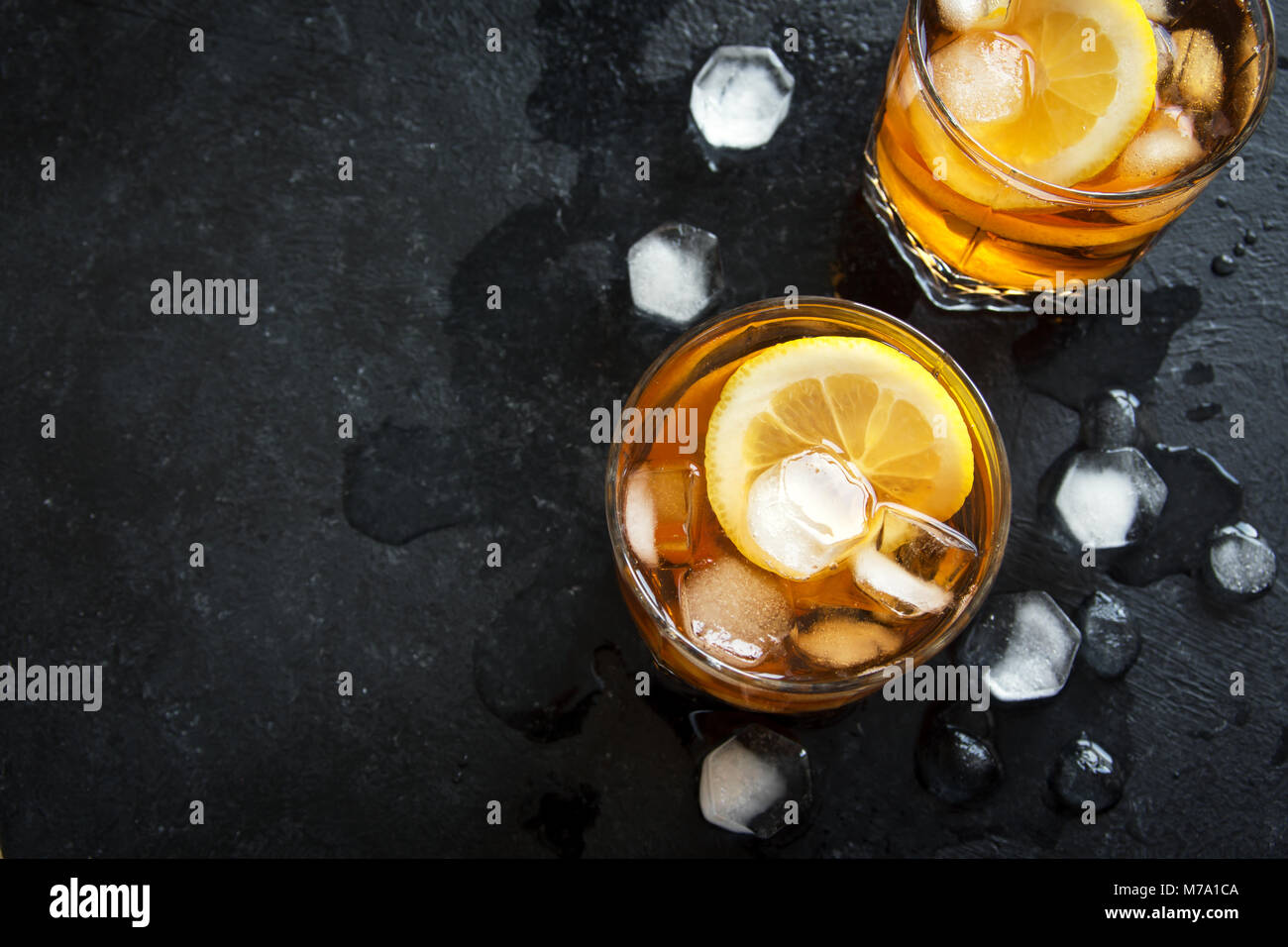 Schwarzer eistee -Fotos und -Bildmaterial in hoher Auflösung – Alamy