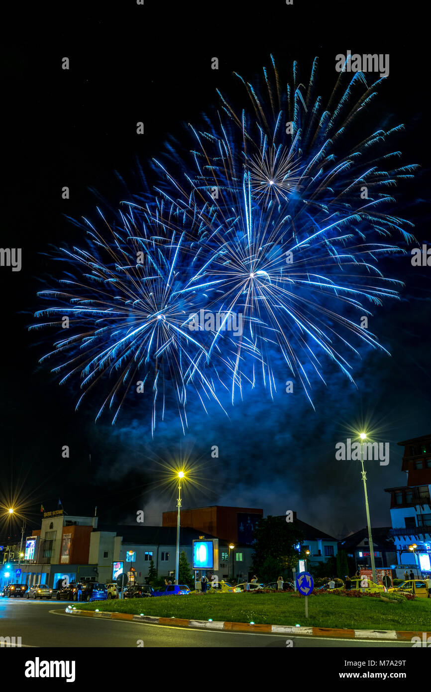 Feuerwerk während der Abschlussfeier der passt Festival in Sibiu, Rumänien. Stockfoto