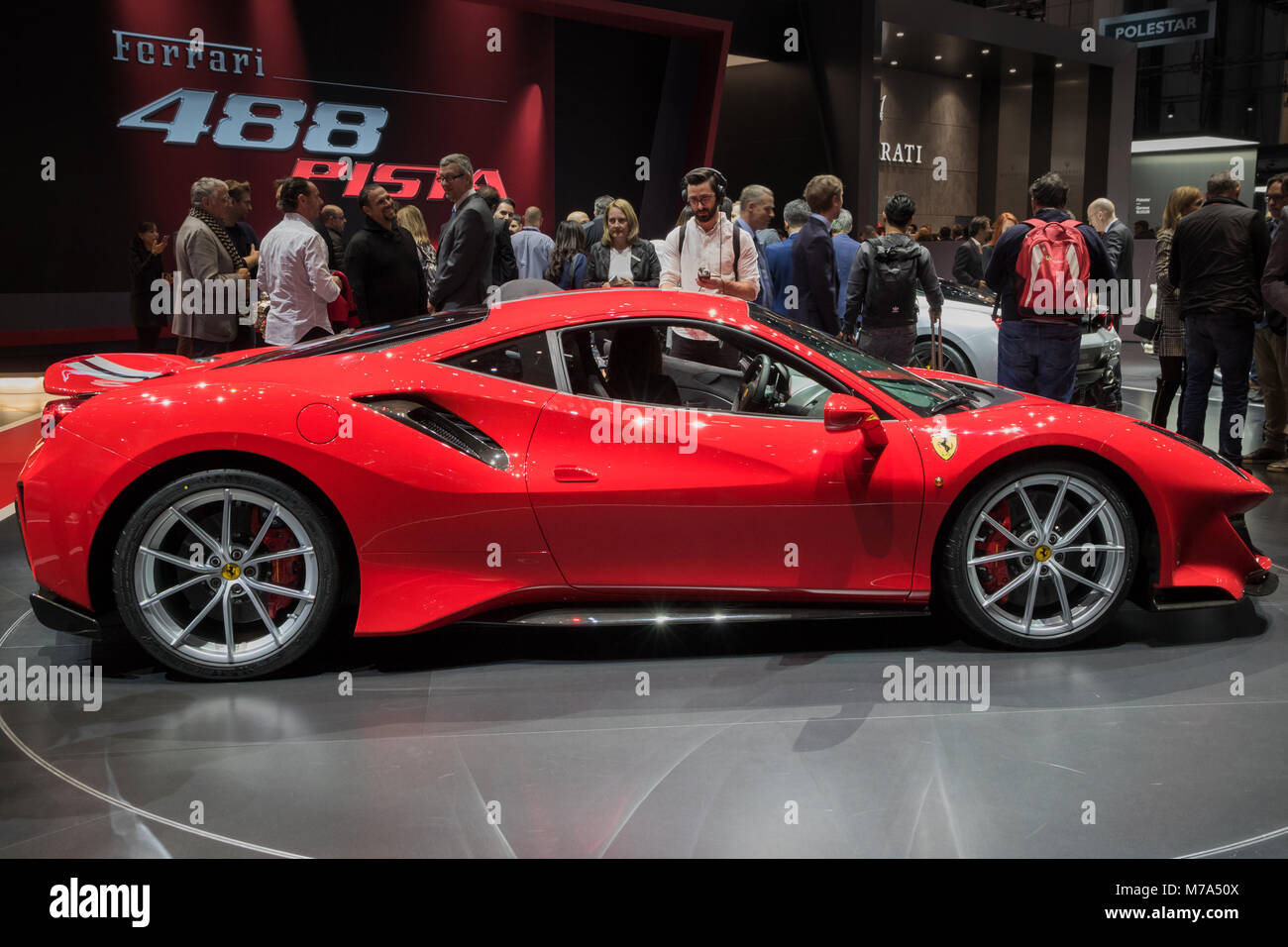 Genf, Schweiz - 6. MÄRZ 2018: Neue Ferrari 488 Pista Sport Auto auf dem 88. Internationalen Automobilsalon in Genf präsentiert. Stockfoto