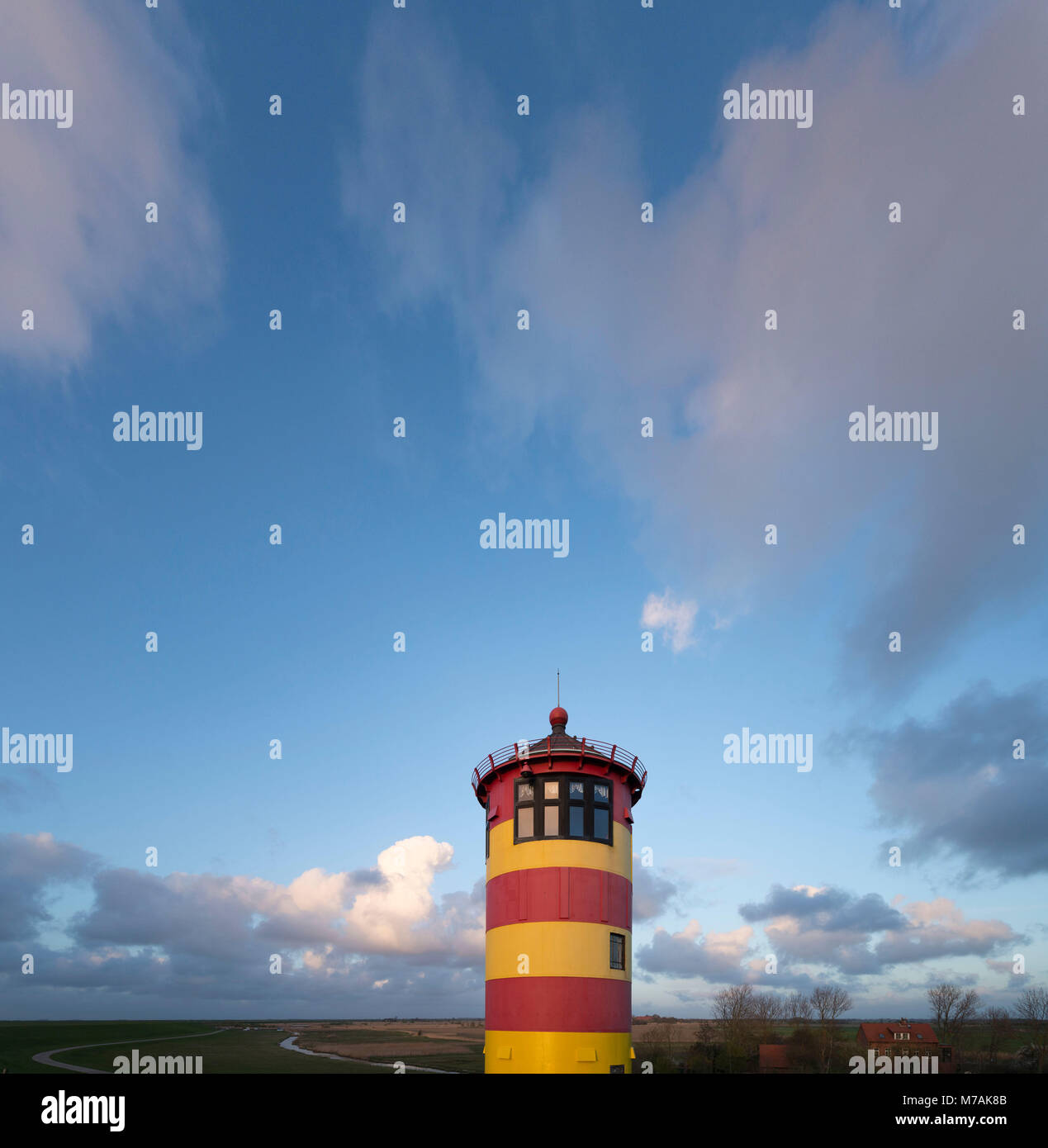 Deutschland, Niedersachsen, Ostfriesland, Krummhörn, den Leuchtturm von Pilsum, auch aus dem Film mit dem Komiker Otto Waalkes bekannt, Stockfoto