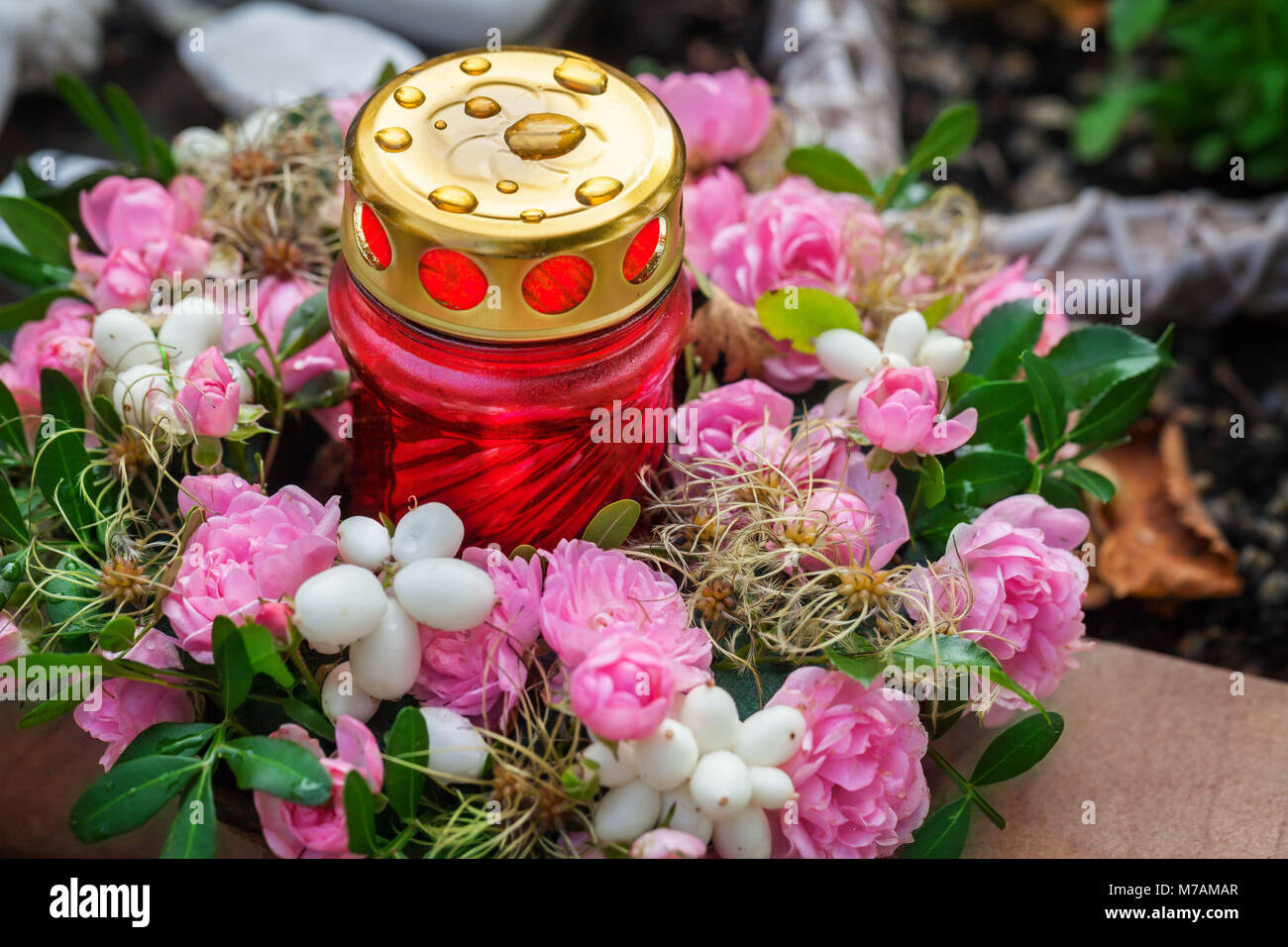 Grave light Fotos und Bildmaterial in hoher Auflösung Alamy