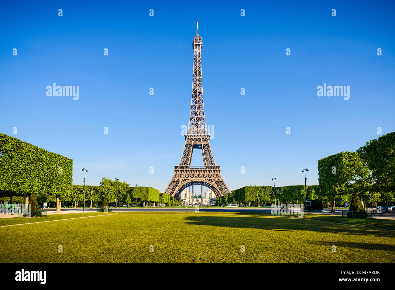 Eiffelturm in der früh, Paris Stockfoto