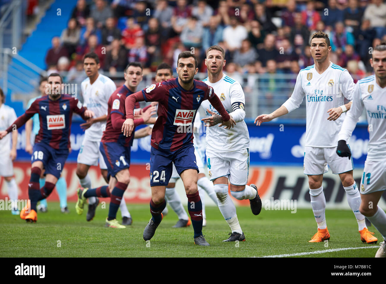 Eibar, Spanien. 10 Mär, 2018. (24) Joan Jordanien, (4) Sergio Ramos, (7) Cristiano Ronaldo während der spanischen La Liga Fußball Match zwischen S.D Eibar und Real Madrid C. F am Ipurua Stadium, in Eibar, Nordspanien, Samstag, März, 10, 2018. Credit: Gtres Información más Comuniación auf Linie, S.L./Alamy leben Nachrichten Stockfoto