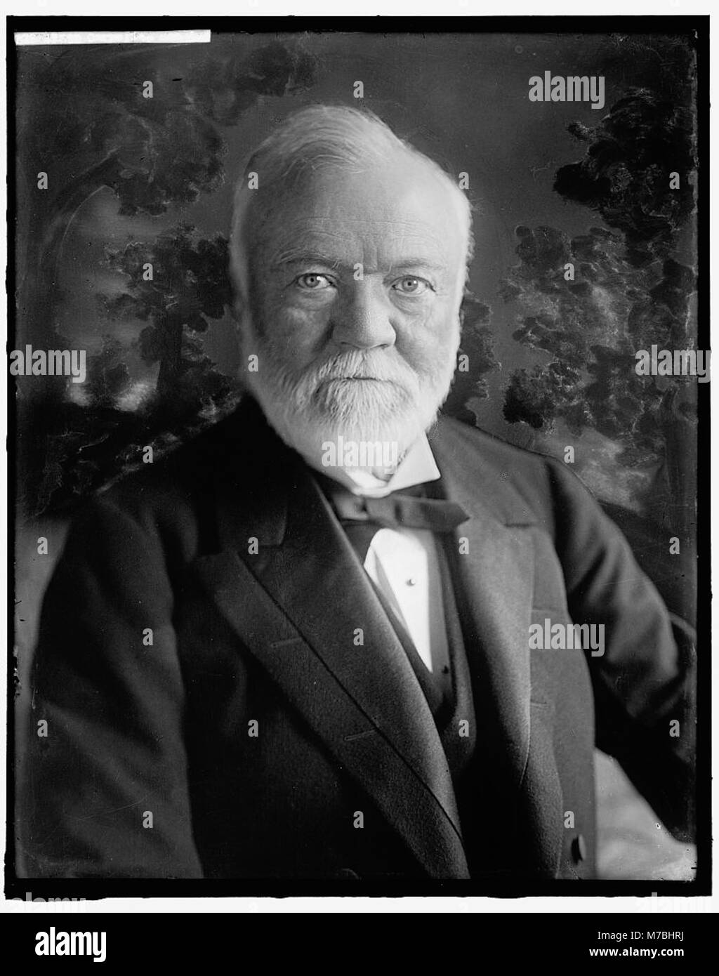 Andrew Carnegie war ein schottisch-amerikanischer Industrialist und Philanthrop. Er leitete die Expansion der Stahlindustrie in den USA im 19. Jahrhundert und wurde einer der reichsten Männer der Welt, später spendete er einen Großteil seines Vermögens für wohltätige Zwecke. Stockfoto