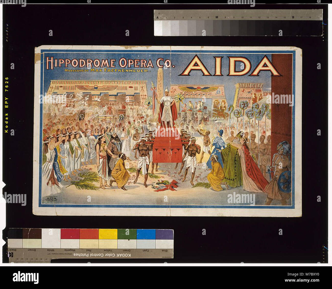 Aida, eine Oper von Giuseppe Verdi, ist auf diesem Produktionsfoto zu sehen und zeigt eine Szene aus einer der berühmtesten Opern der klassischen Musik, die für ihre dramatische Erzählung und musikalische Komposition bekannt ist. Stockfoto