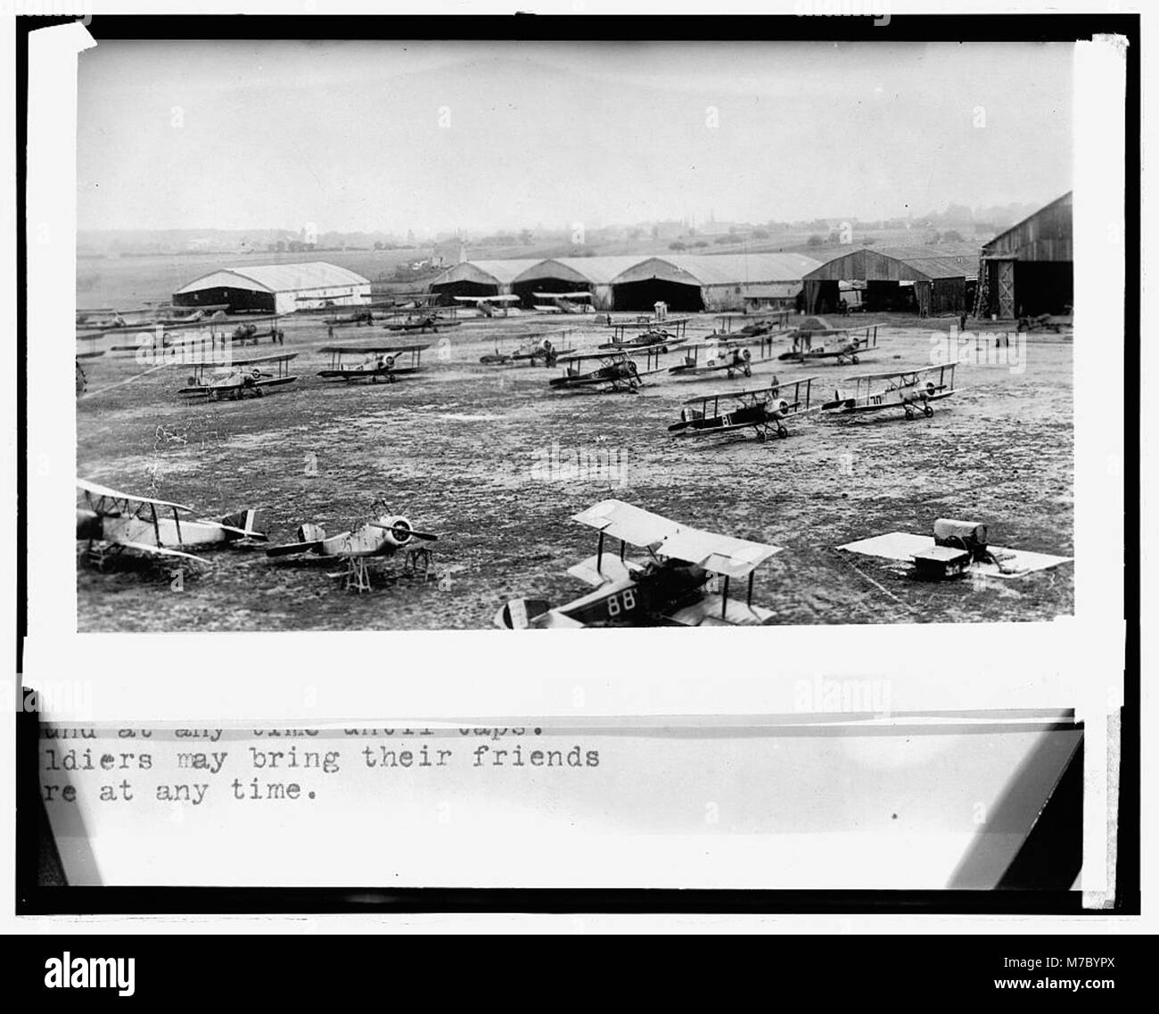 Ein US-amerikanisches Luftverkehrsfeld in Frankreich während des Ersten Weltkriegs, das für militärische Operationen und die Ausbildung von Piloten genutzt wurde. Stockfoto