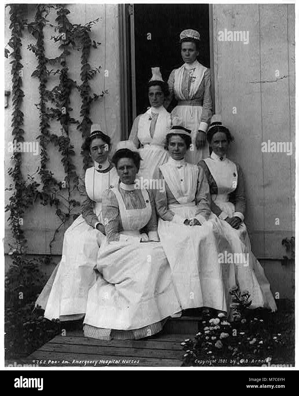 Ein Foto von Pan-am Notfallkrankenpflegern, das die medizinischen Fachkräfte während einer Notfallsituation zeigt. Stockfoto