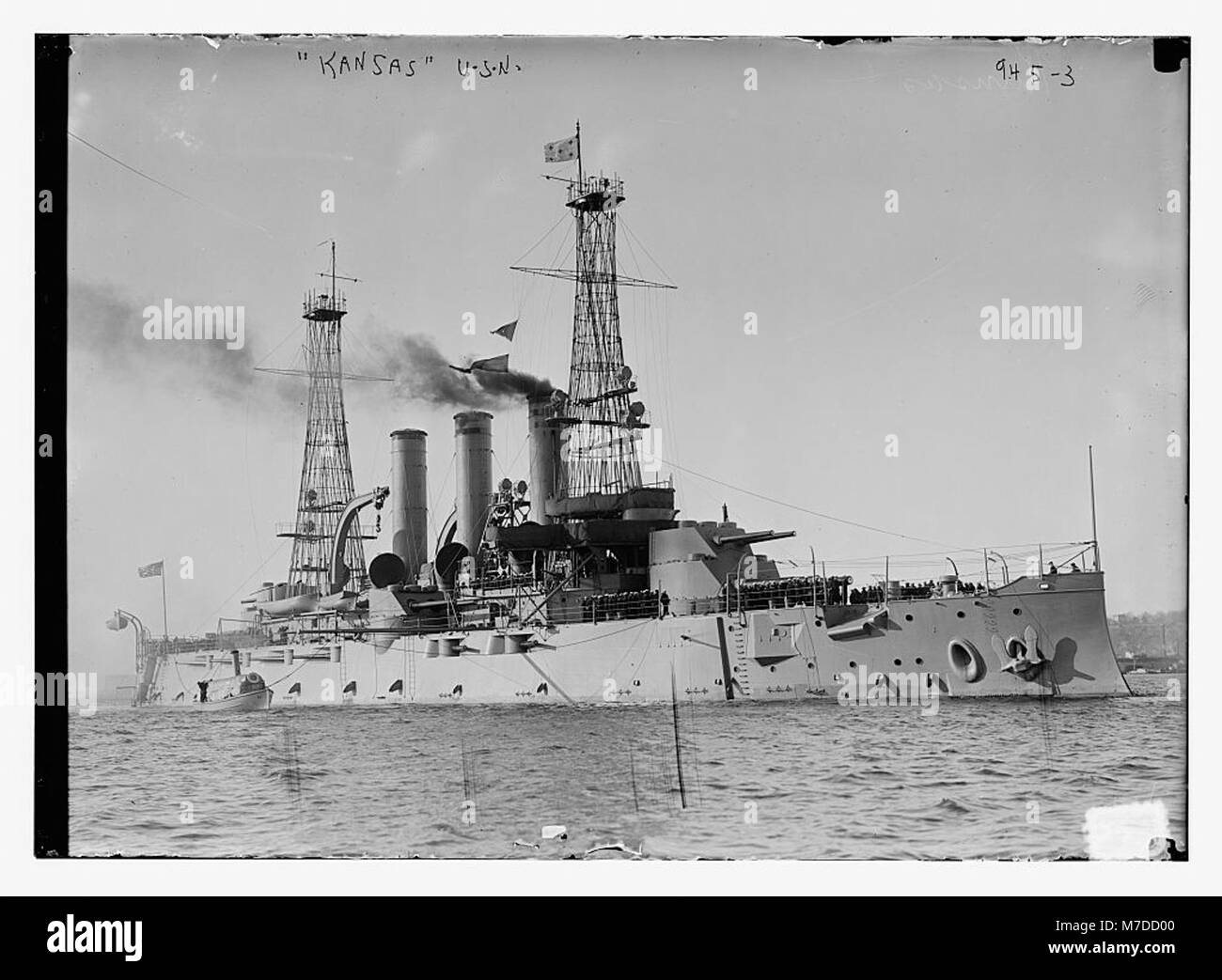 Dieses Bild zeigt eine historische Szene aus Kansas, die die Rolle des Bundesstaates in der Geschichte der US-Marine hervorhebt und sich auf die Präsenz der US-Navy in der Region konzentriert. Stockfoto
