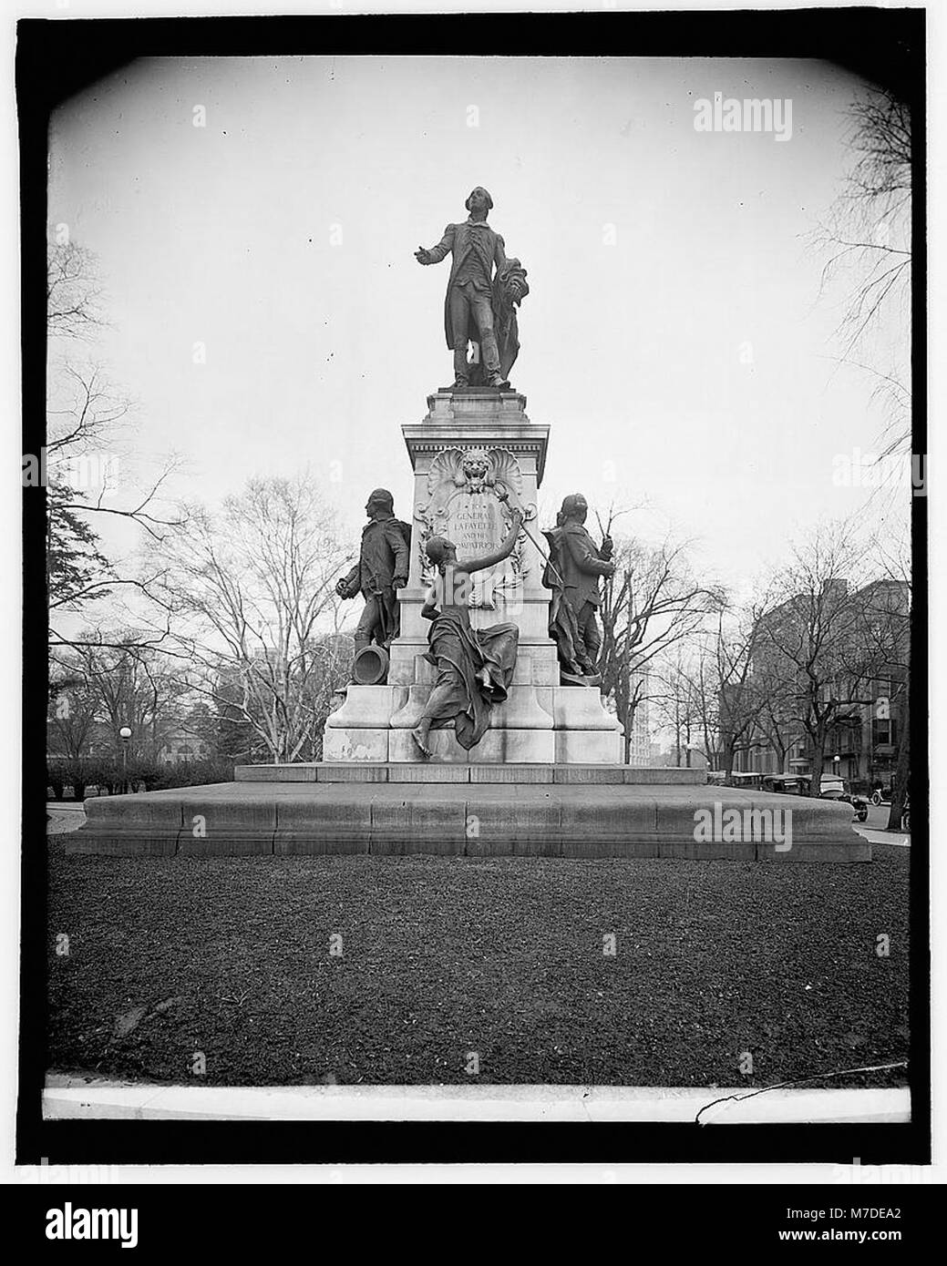 Die Statue von La Fayette, eine Hommage an den französischen Militärführer, ist in diesem Bild dargestellt. Die Statue würdigt seinen Beitrag zur amerikanischen Unabhängigkeit und sein dauerhaftes Erbe in Frankreich und den Vereinigten Staaten. Stockfoto
