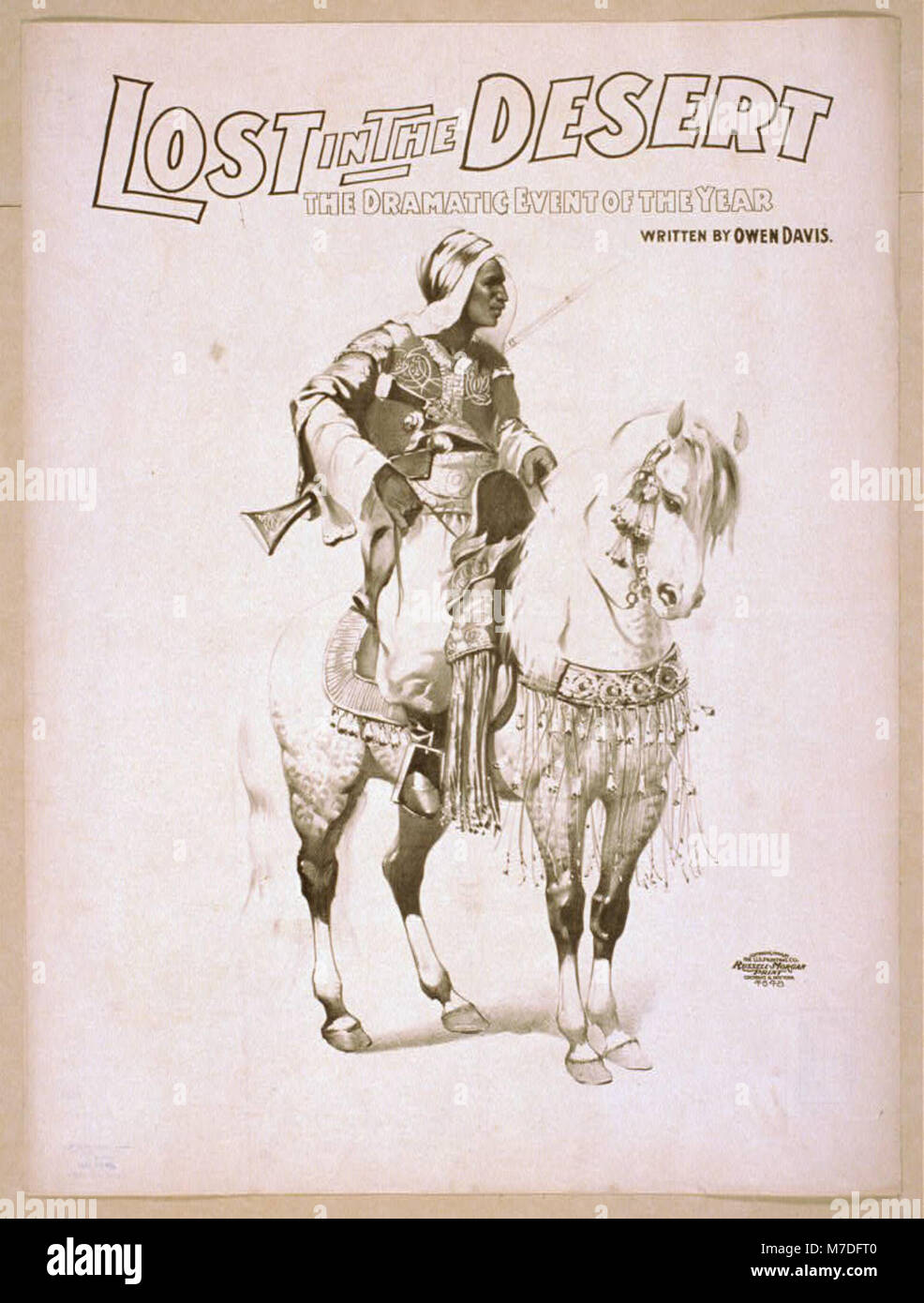 „Lost in the Desert“, ein dramatisches Ereignis von Owen Davis, erzählt die Geschichte des Überlebens und der Ausdauer unter rauen Wüstenbedingungen. Diese Inszenierung ist ein bemerkenswertes Beispiel für das amerikanische Theater des 20. Jahrhunderts. Stockfoto