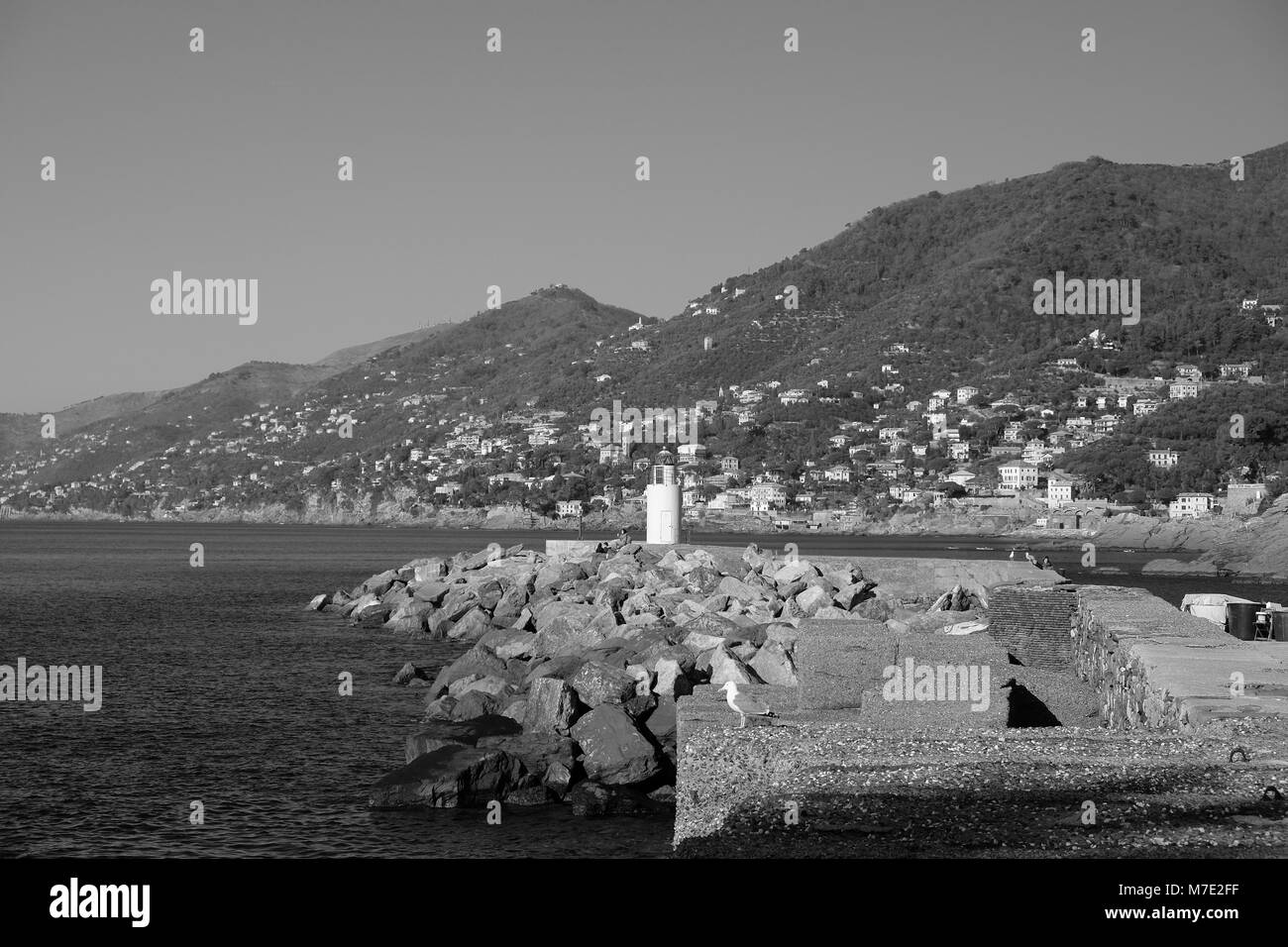 Schwarze und weiße Landschaft in einem kleinen Meer Lage, Camogli San Fruttuoso Stockfoto