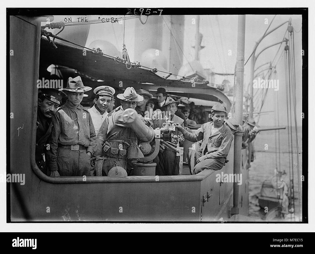 Das Bild fängt eine Szene in Kuba ein und zeigt die Landschaft, Architektur und Kultur der Insel. Dieses historische Foto bietet einen Einblick in das kubanische Leben und die kubanische Umgebung. Stockfoto