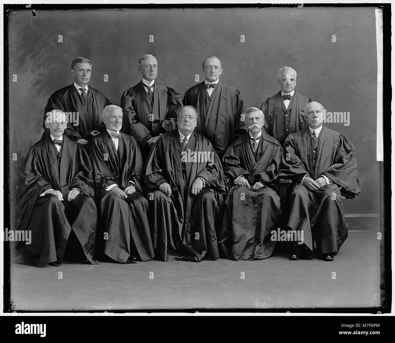 Dieses Bild zeigt das Gebäude des Obersten Gerichtshofs der Vereinigten Staaten und zeigt seine Architektur und Rolle als höchste Justizbehörde in den Vereinigten Staaten. Das Foto spiegelt seine Bedeutung für die amerikanische Regierungsführung wider. Stockfoto