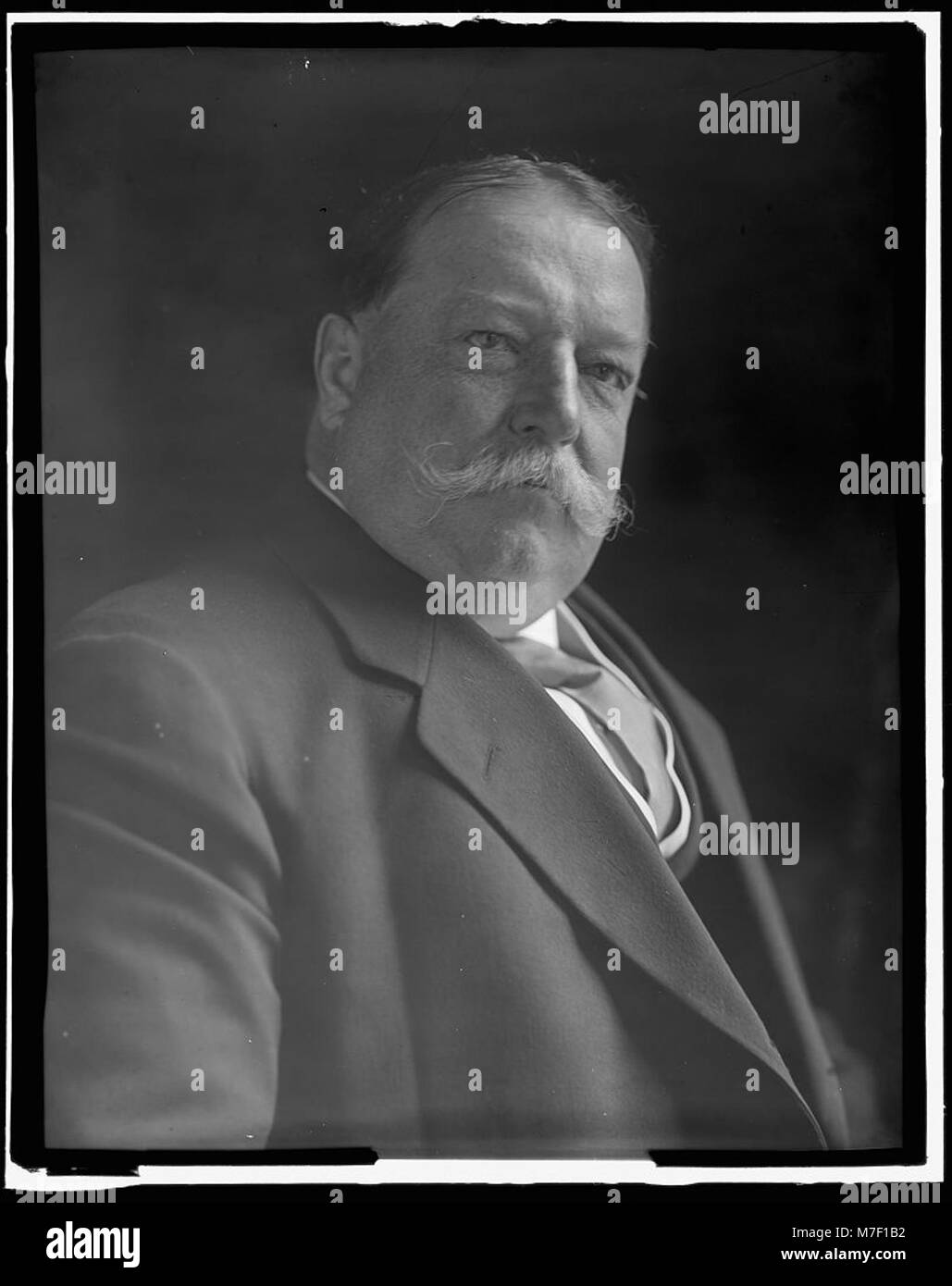 Ein Porträt von William Howard Taft, dem 27. Präsidenten der Vereinigten Staaten und späteren Chief Justice of the Supreme Court, das sein doppeltes Vermächtnis in der amerikanischen Regierungsführung hervorhebt. Stockfoto