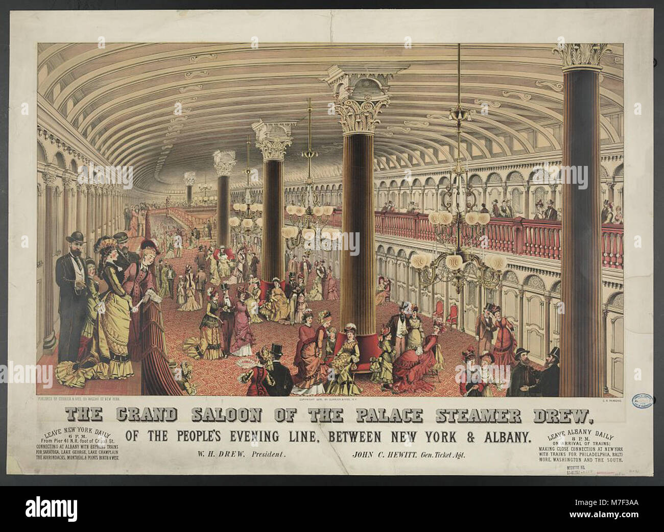 Dieses Bild zeigt den großen Salon des Palace Steamer Drew, entworfen von C.R. Parsons. Der Salon ist ein schönes Beispiel für die luxuriöse Innenausstattung von Dampfschiffen aus dem 19. Jahrhundert, die die Eleganz und Opulenz der Epoche widerspiegeln. Stockfoto
