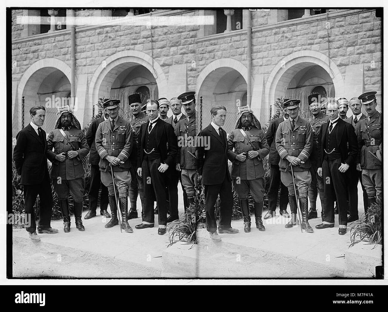 Die neue Ära in Palästina. Die Ankunft von Sir Herbert Samuel, H.B.M. Hohe Kommissar, etc. Col. (T.E.) Lawrence, Emir Abdullah, Air Marshall Salmond und Sir Wyndham Deedes. LOC 05805 matpc. Stockfoto