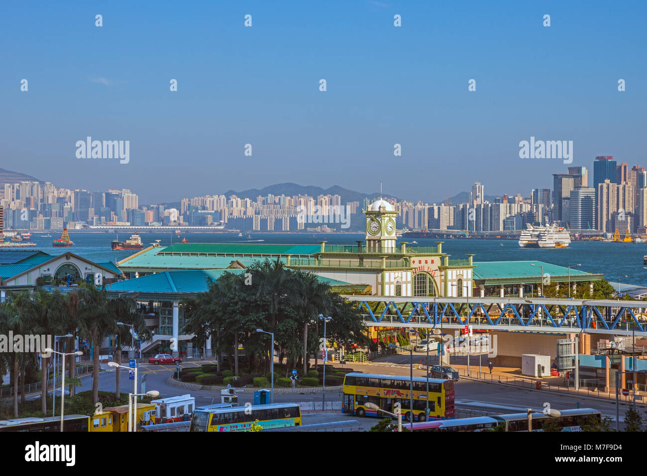 Central Pier und den Victoria Harbour und Hong Kong Stockfoto
