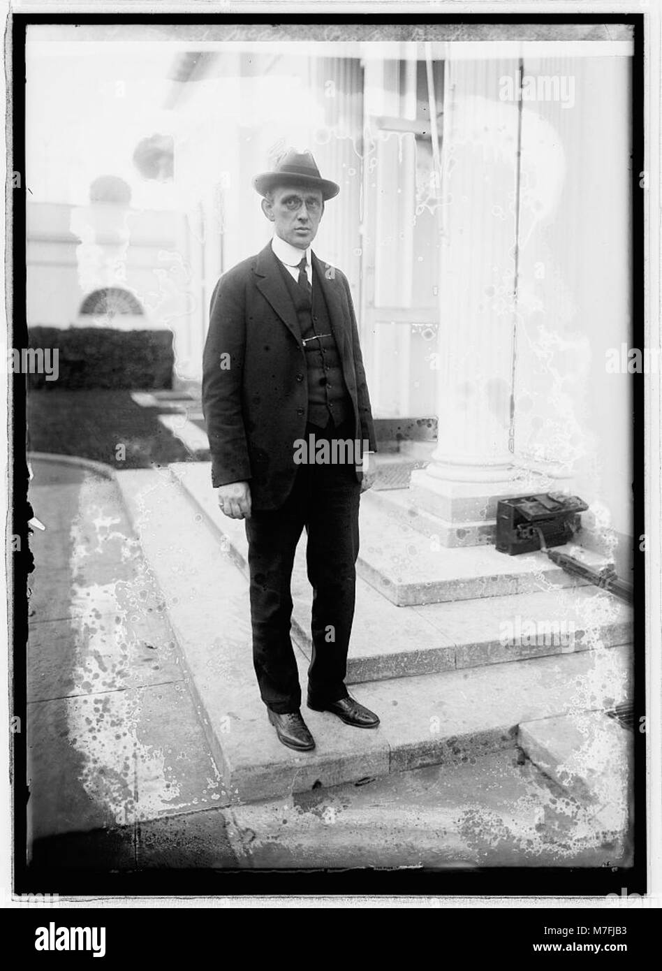 Dieses Foto zeigt Thos. Branch McAdams, Präsident der American Bankers Association, spiegelt seine Rolle im Finanzsektor während seiner Amtszeit wider. Katalogisiert unter LCCN2016822859. Stockfoto