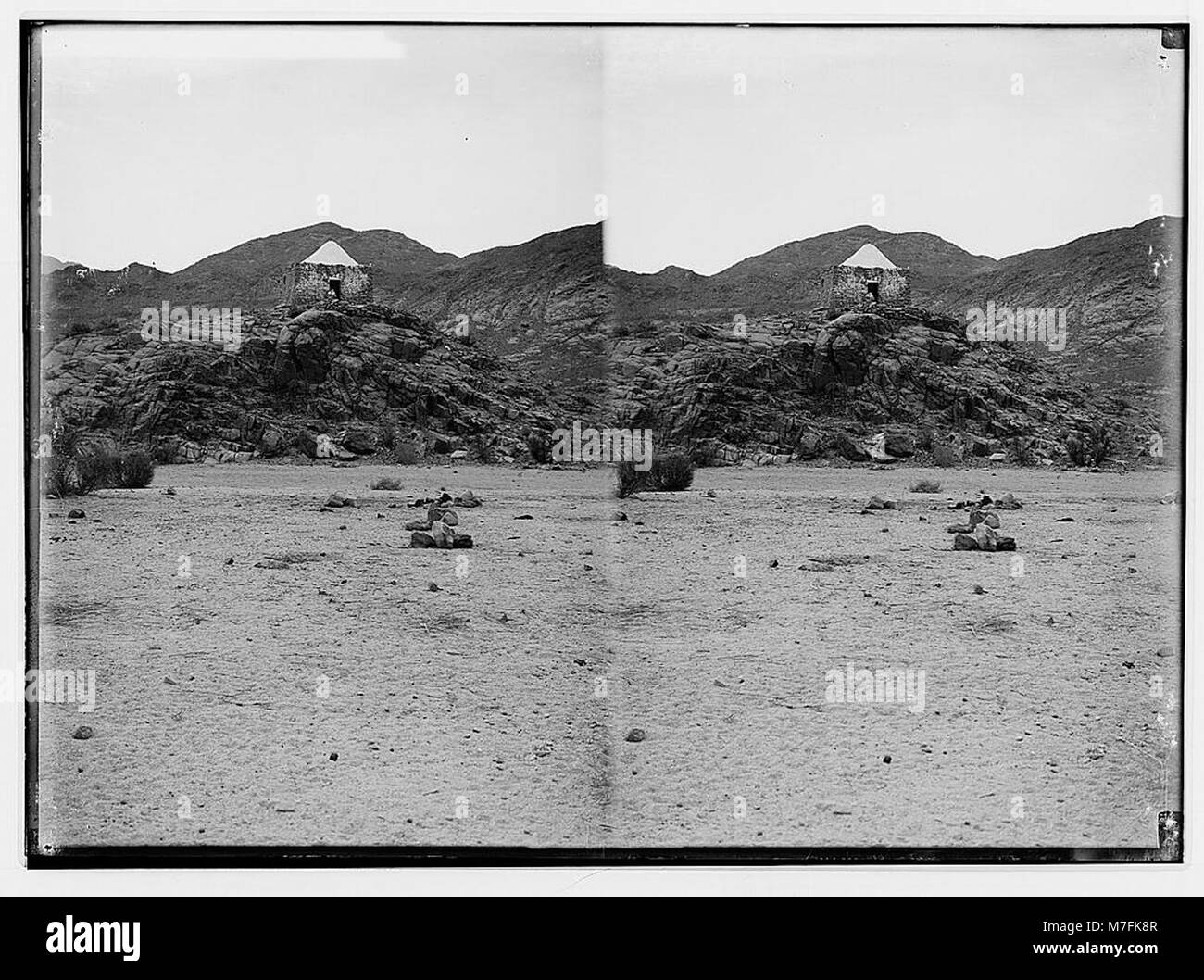 Das Bild zeigt eine Route zum Sinai über das Rote Meer, durch Tor und Wady Hebran, wobei Scheich Abou Talib als wichtiger Halt bekannt ist. Stockfoto
