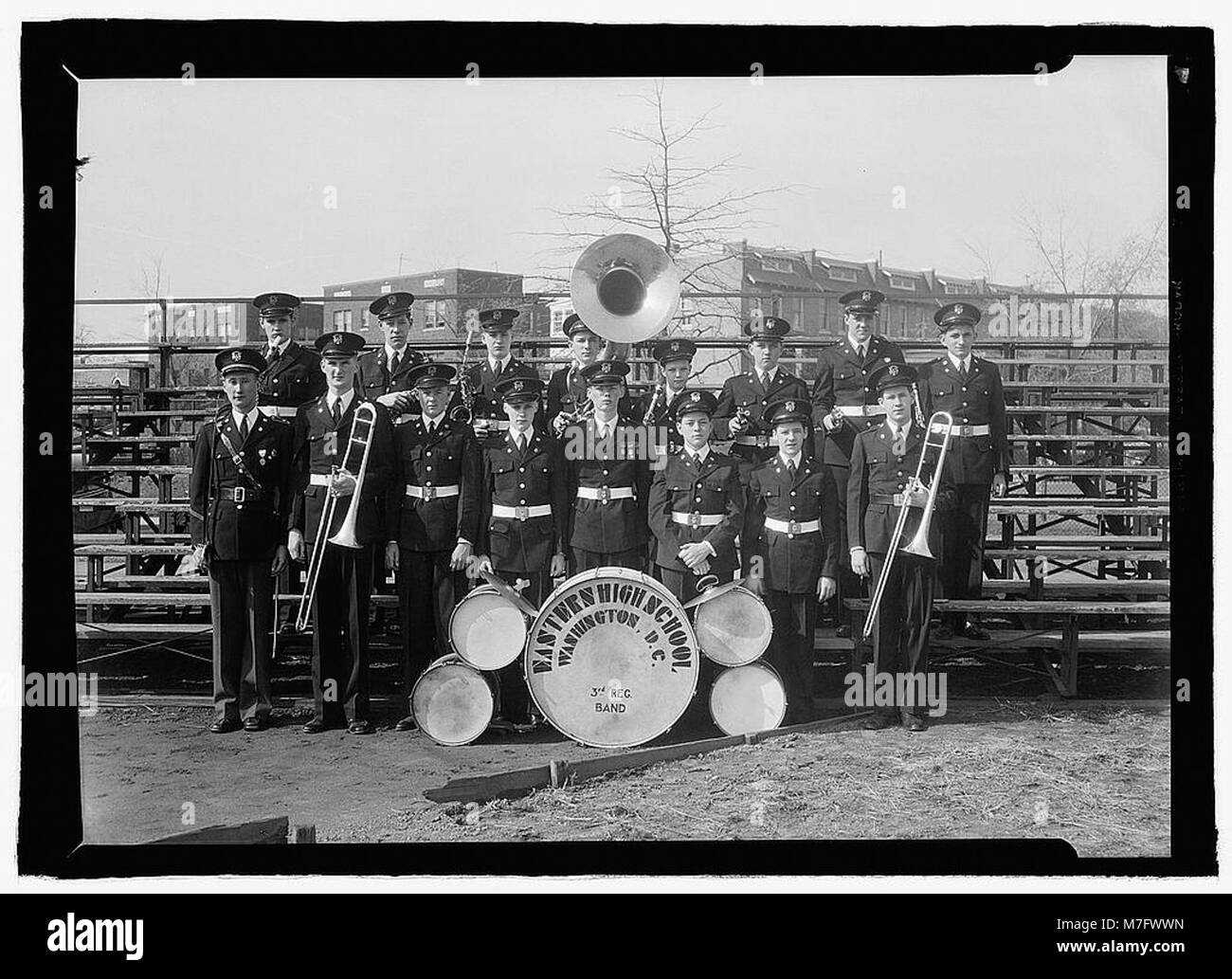 Ein Foto der Western High School Band, das junge Musiker zeigt, die an Schulauftritten teilnehmen, ein Beweis für ihr Engagement für Musikerziehung und außerschulische Aktivitäten. Stockfoto