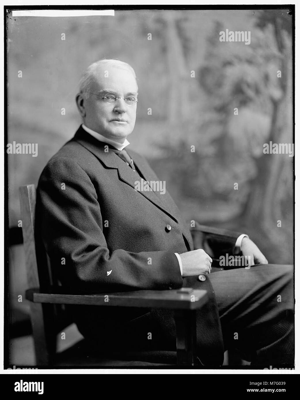 Ein Porträt oder Bild von J.D. Works, einem US-Senator, der sein Auftritt in einem formalen Setting festnimmt. Stockfoto