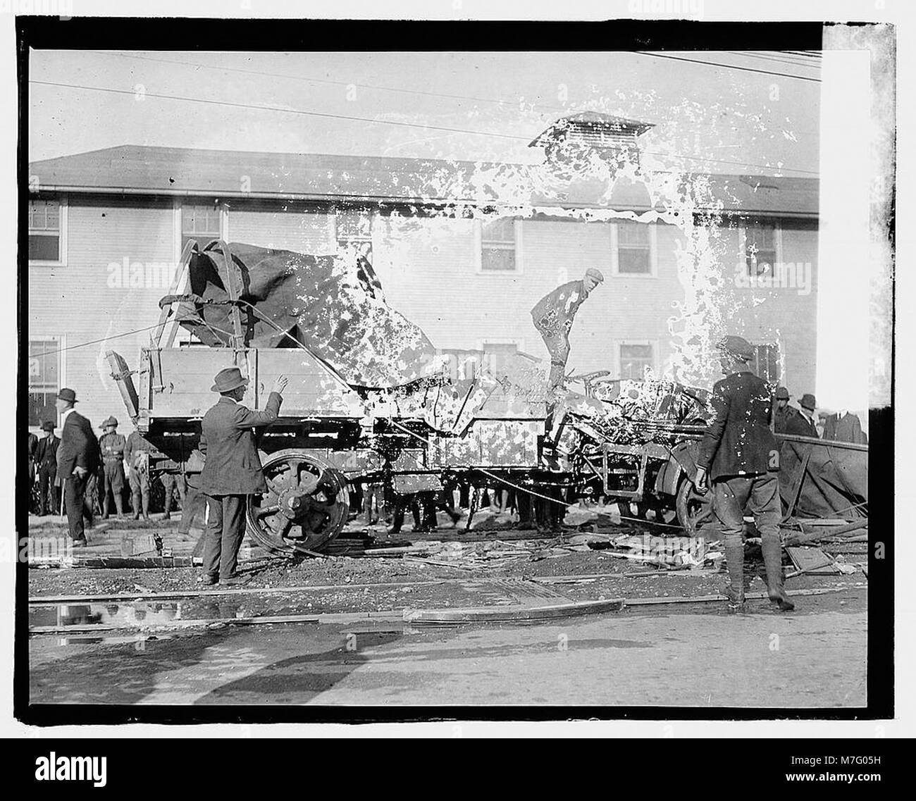 Dieses Bild zeigt die Folgen eines Wracks bei Walter Reed, das zwischen dem 13. Und 19. Oktober stattfand. Walter Reed ist eine bekannte medizinische Einrichtung, und der Vorfall war ein bemerkenswertes Ereignis in seiner Geschichte. Stockfoto