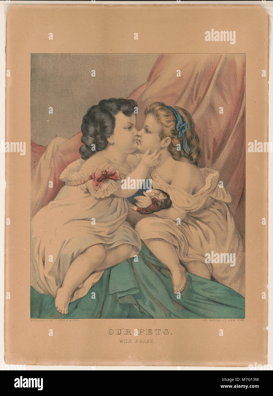 Ein Foto von Haustieren, wachsam und wachsam, das wahrscheinlich die lebendige Natur von Haustieren in einem Moment der Aktivität darstellt. Stockfoto