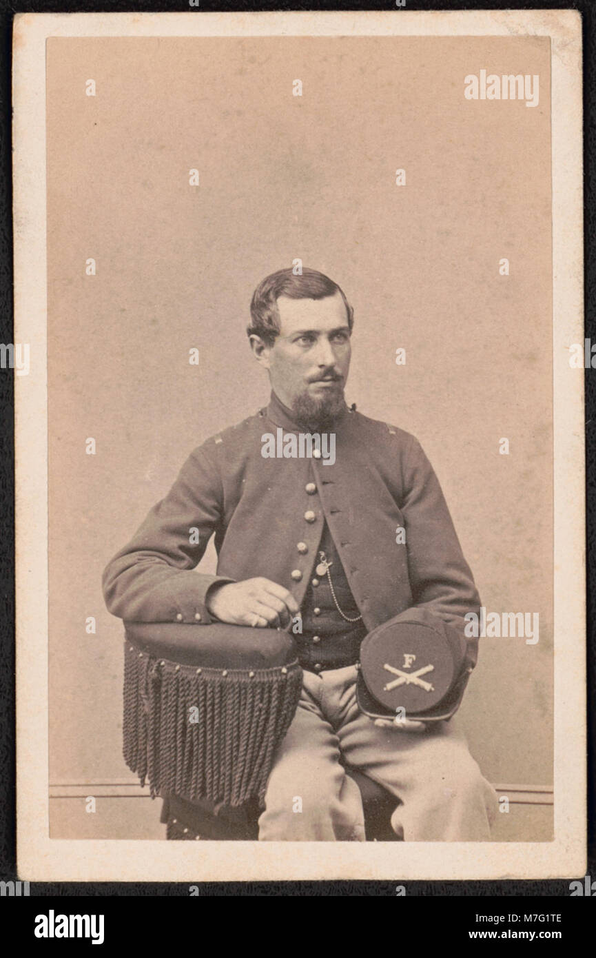 Unbekannter Soldat von Co.F, 1.New Hampshire schwere Artillerie Regiment in Uniform) - Brady's National Photographic Portrait Galerien, Nr. 352 Pennsylvania Avenue, Washington, D.C. und LCCN 2016646218 Stockfoto