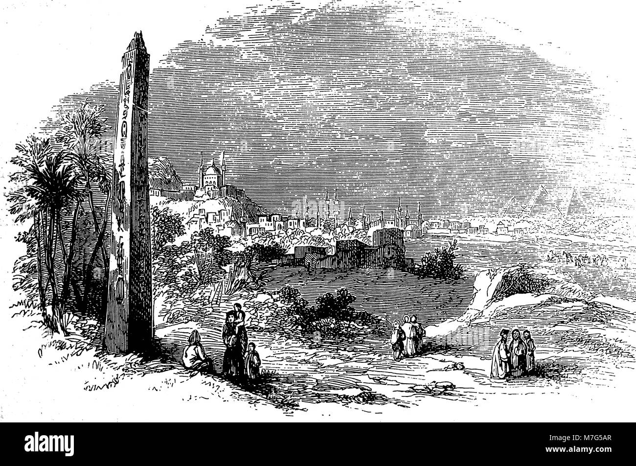 1900 Abbildung: Kairo (al-Salta) Ägypten, die Pyramiden in der Ferne und ein Obelisk Stockfoto