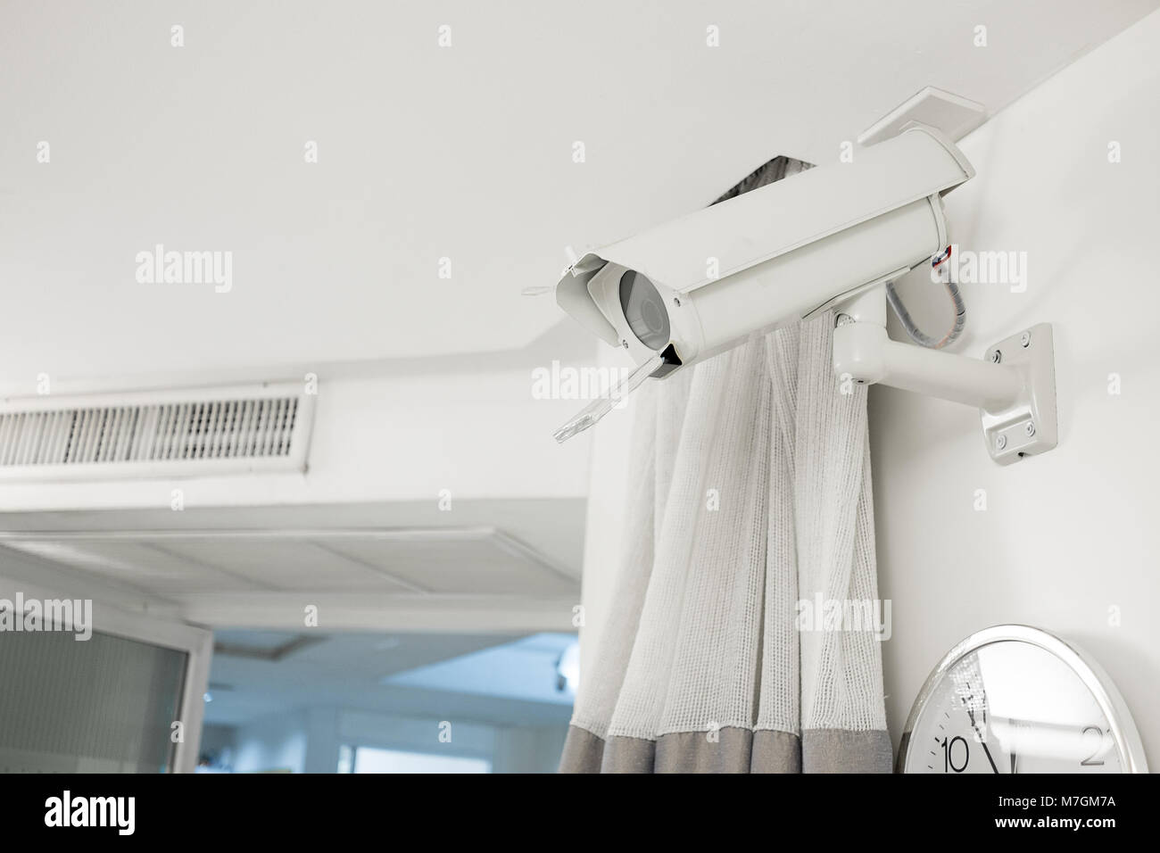 Sicherheit Kamera in ICU und Not, ER-Zimmer im Krankenhaus Patienten in Echtzeit zu beobachten und Patienten aus Bad Symptom zu schützen. Stockfoto