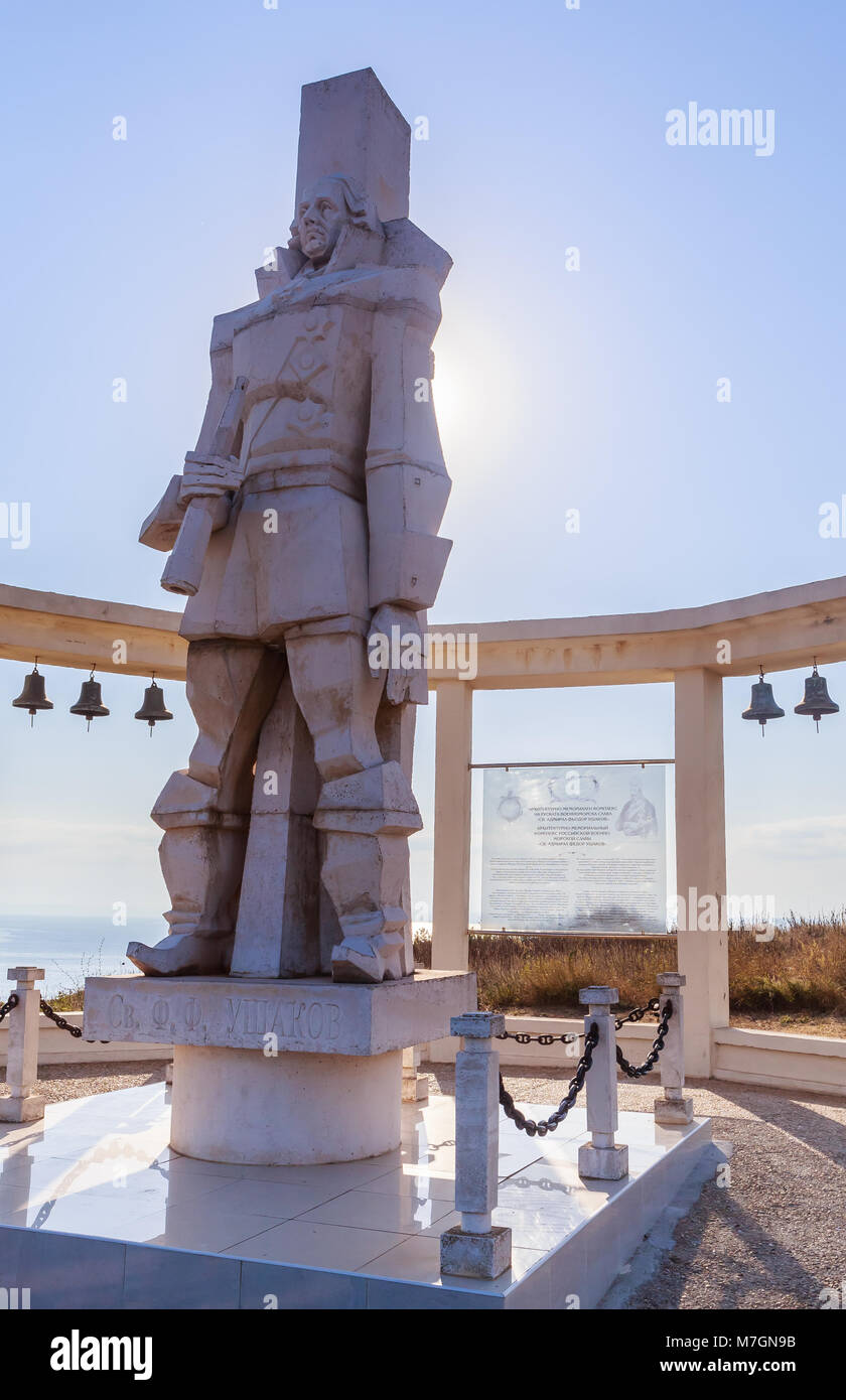 Ein Denkmal Skulptur der russischen Admiral F.F. Uschakow auf Kap Kaliakra, in Erinnerung an die Schlacht von Kap Kaliakra, Bulgarien, am Schwarzen Meer. Stockfoto