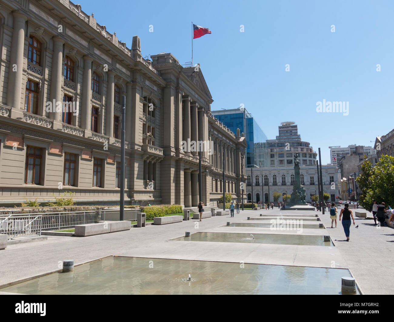 SANTIAGO DE CHILE, CHILE - Januar 26, 2018: Blick auf den Palast der Gerichtshöfe der Santiago de Chile, der Hauptstadt Chiles, in Montt-Vara entfernt Stockfoto