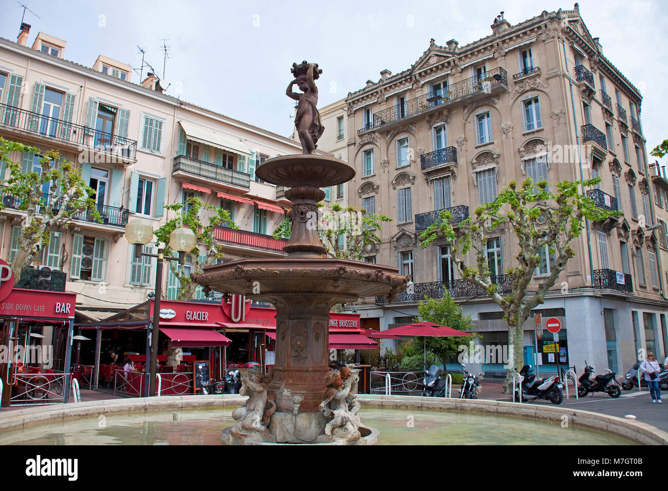 Brunnen in der Altstadt, Le Suquet, Cannes, Côte d'Azur, Südfrankreich, Frankreich, Europa Stockfoto