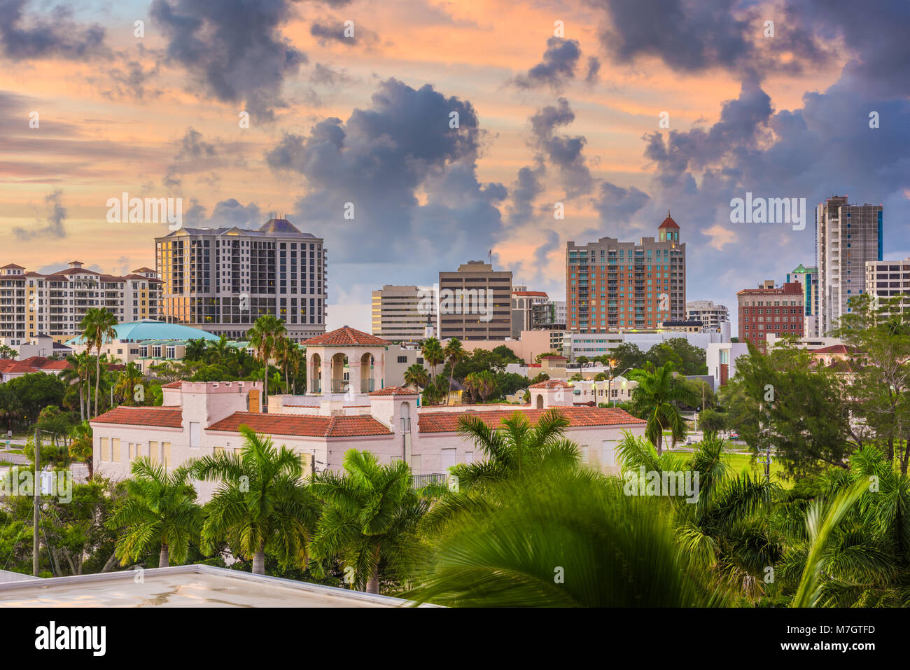 Sarasota, Florida, USA Downtown Skyline in der Dämmerung. Stockfoto