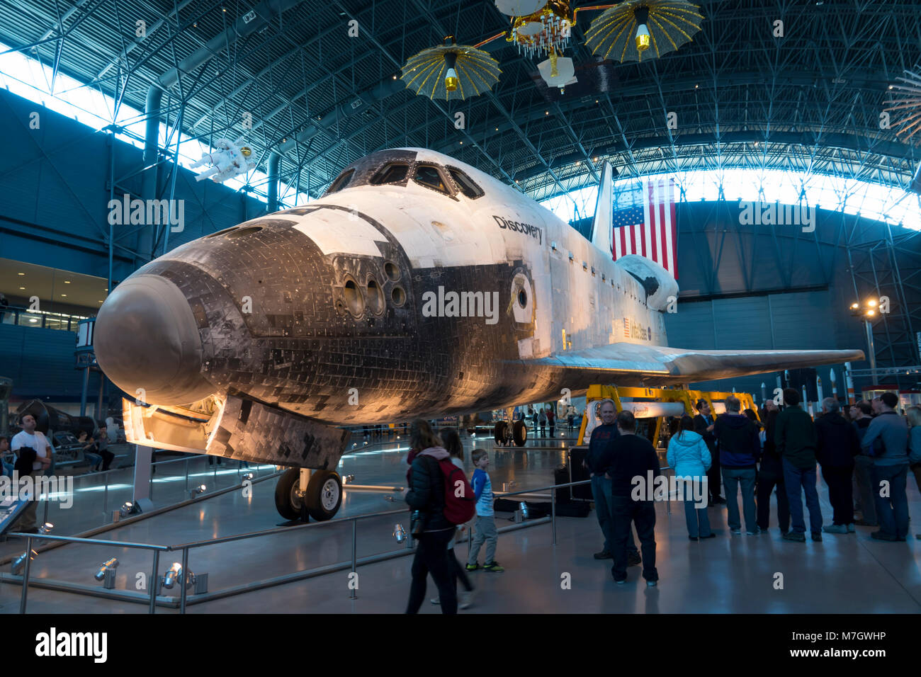 Steven F. Udvar-Hazy Center Smithsonian National Air und Space Museum Chantilly Virginia VA Space Shuttle Discovery auf dem Display Stockfoto
