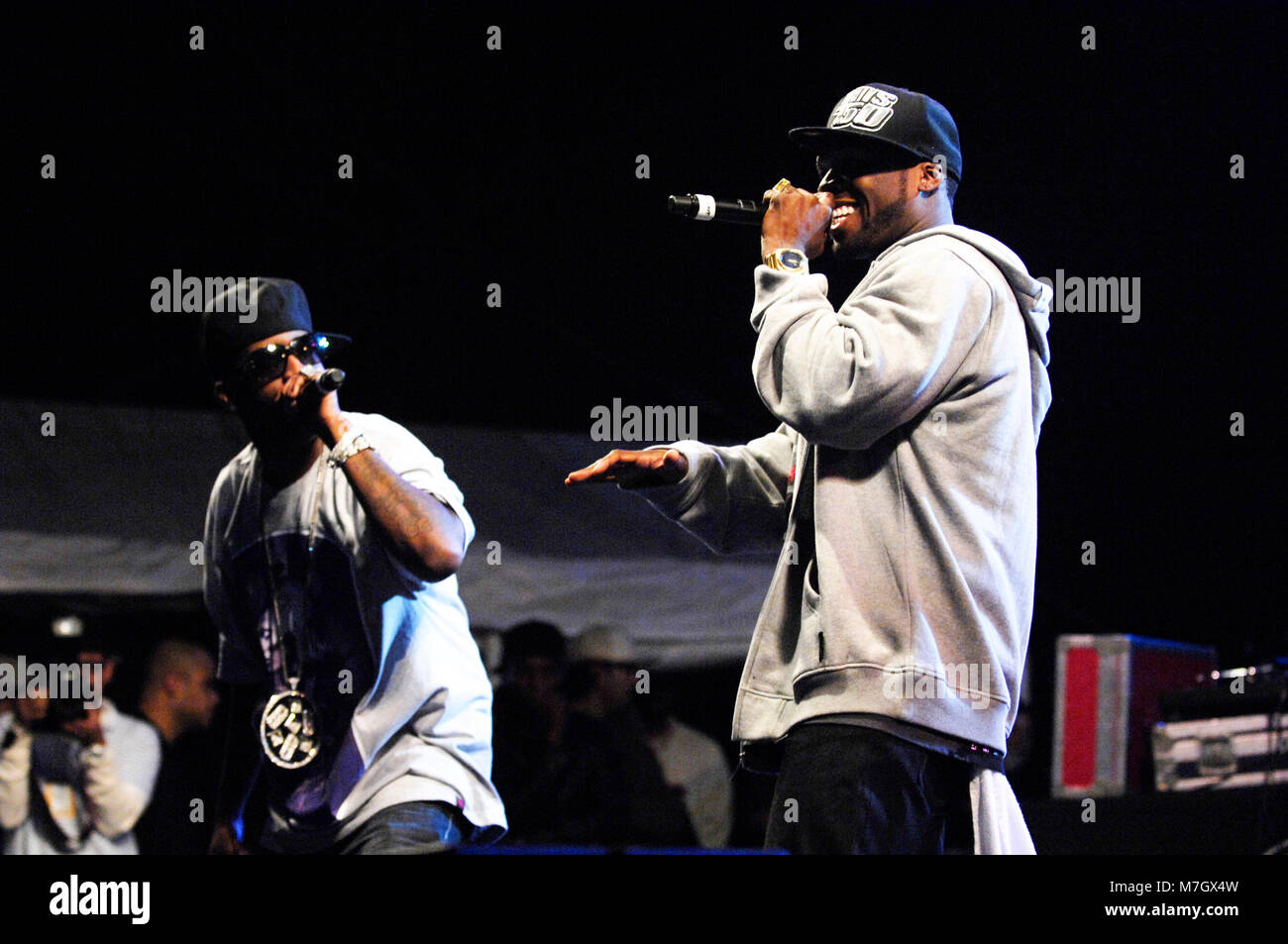 Rapper Tony Yayo und Curtis '50 Cent' Jackson von der G-Unit führt auf dem Dies ist 50 Festival at Governor's Island am 3. Oktober 2009 in New York. Stockfoto